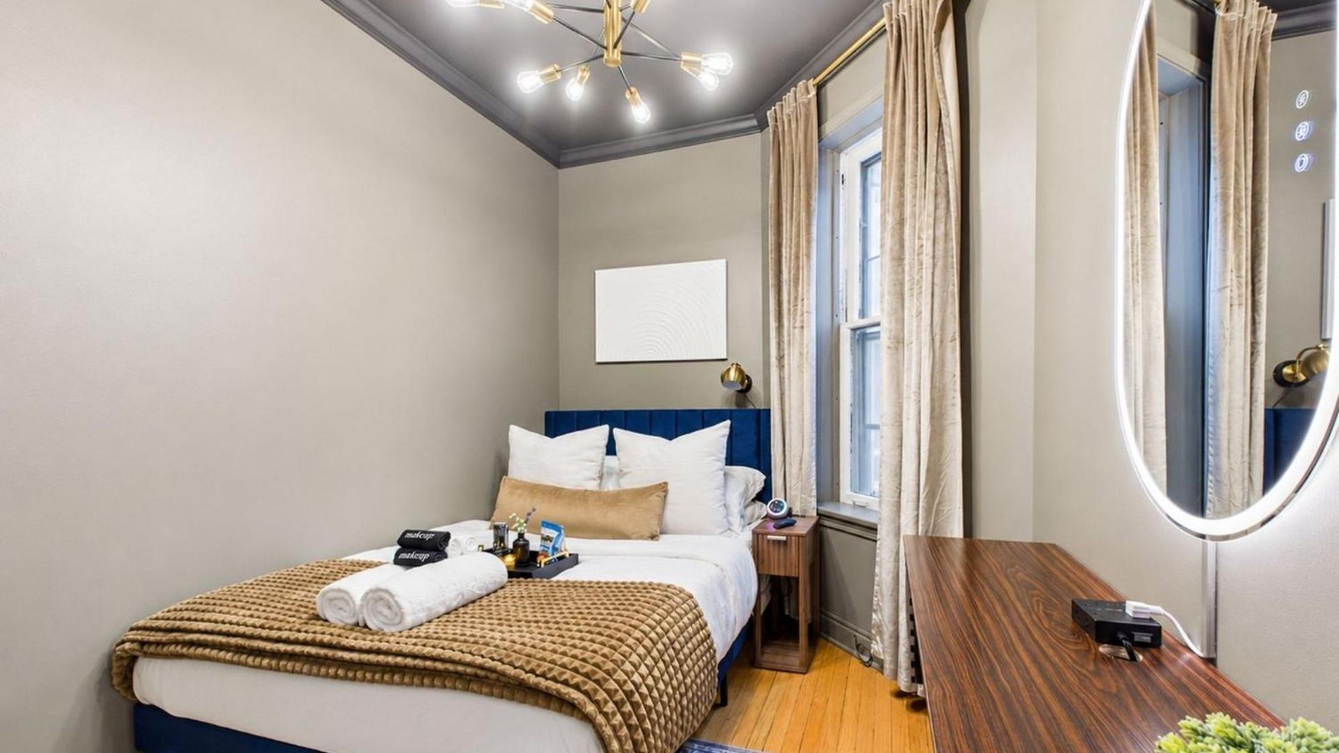 The Velvet Manor Luxe 3br Jacuzzi Garage Chicago