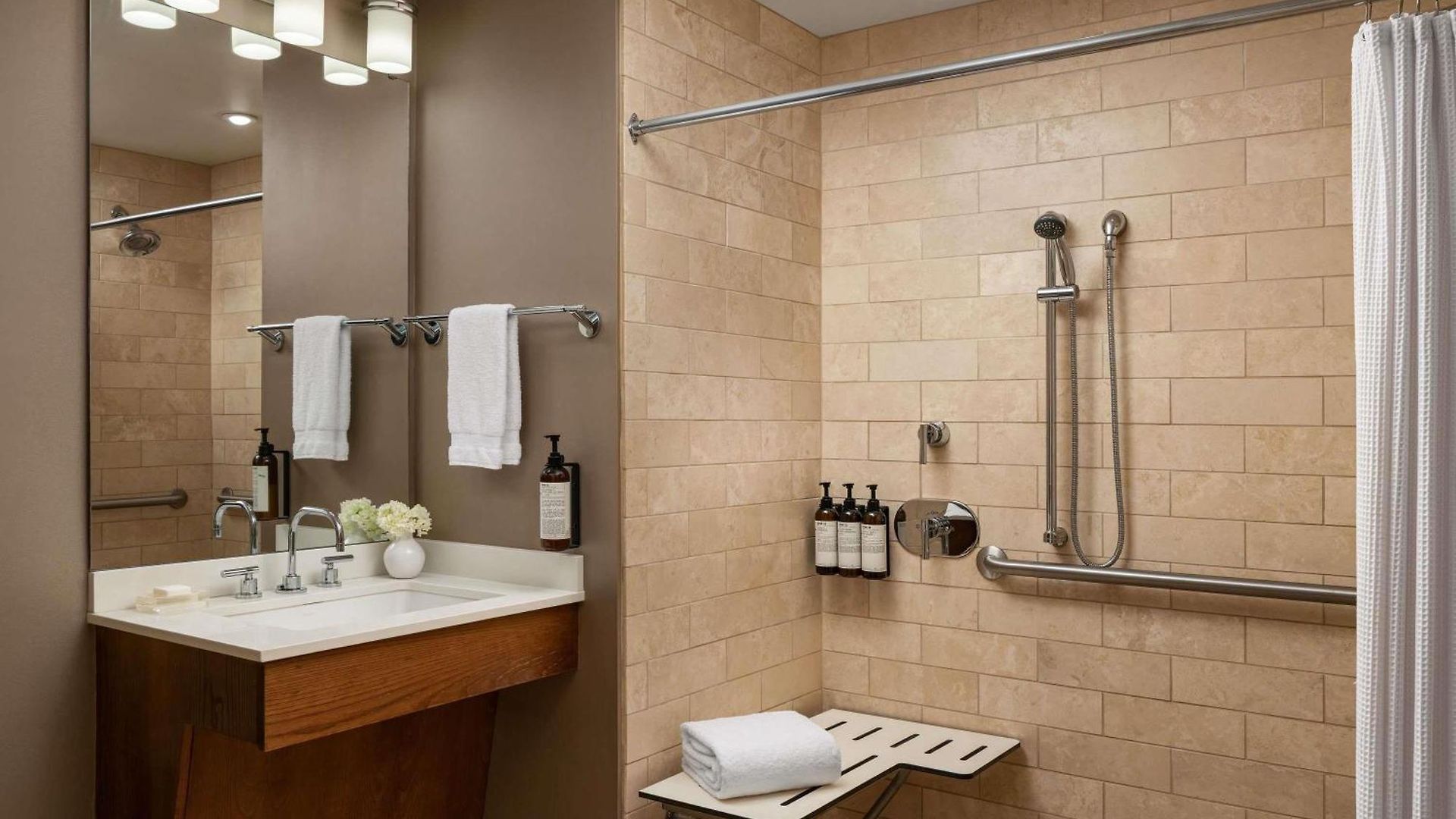Hotel Fairmont Millennium Park 4*