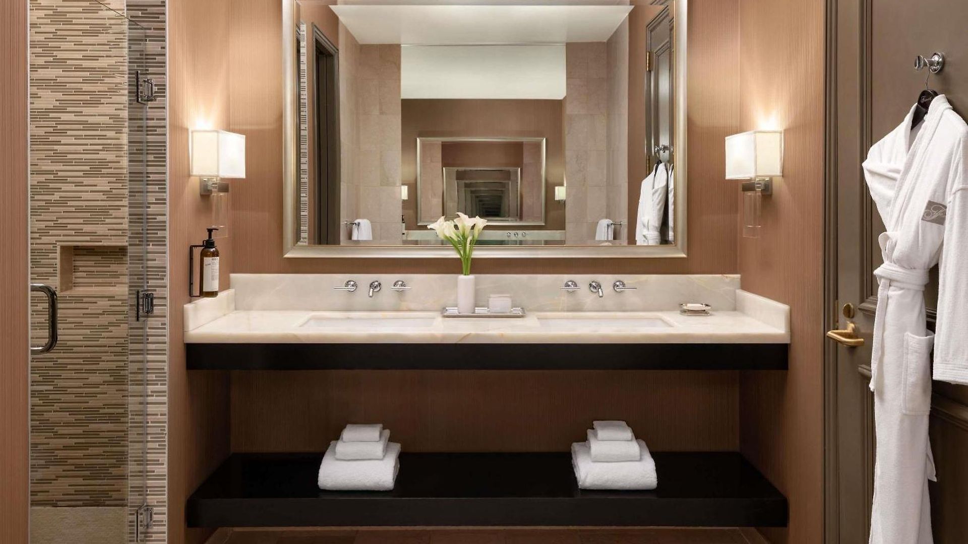 Fairmont Millennium Park Hotel 4*