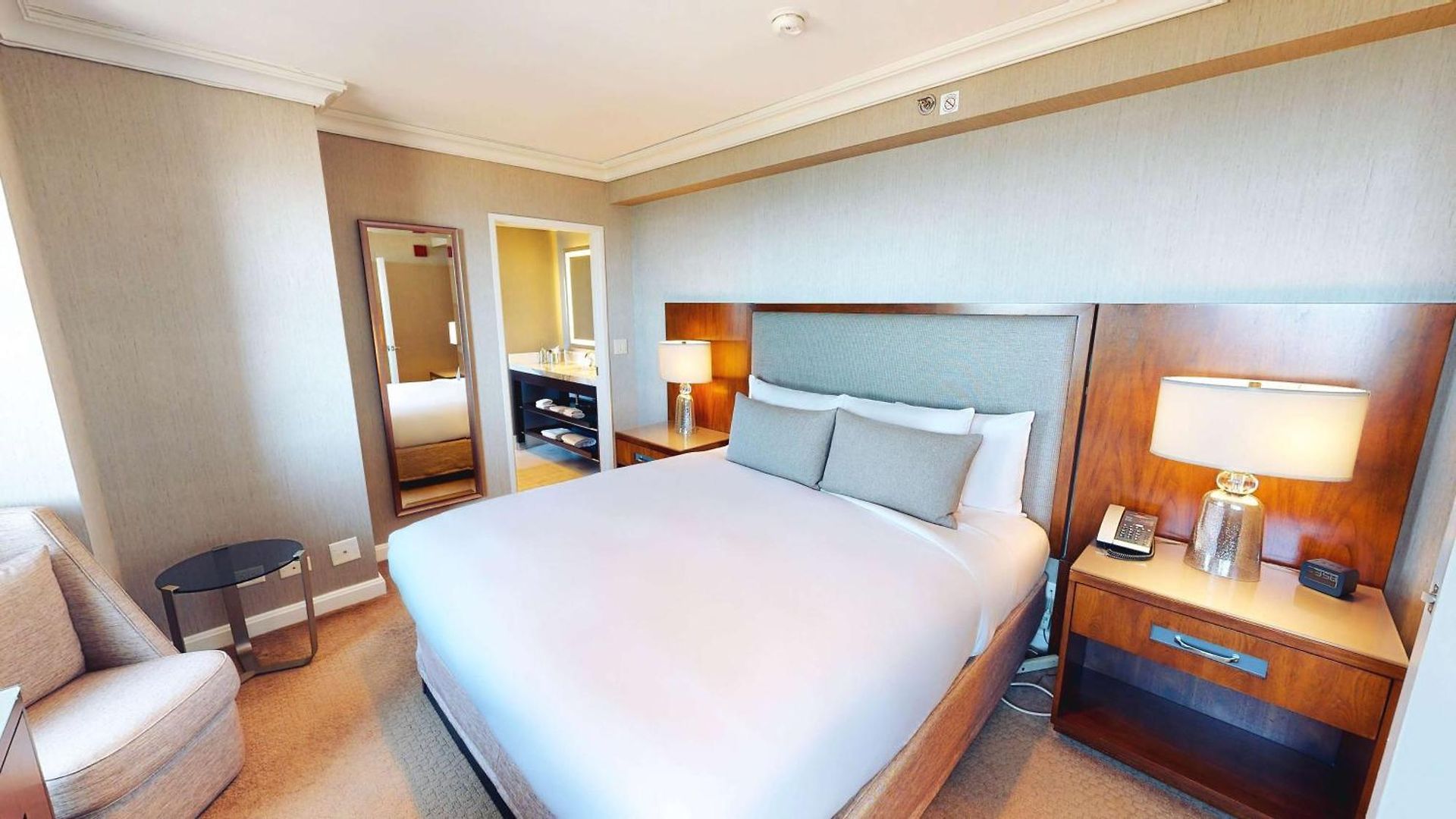 Hilton Hotel 3*