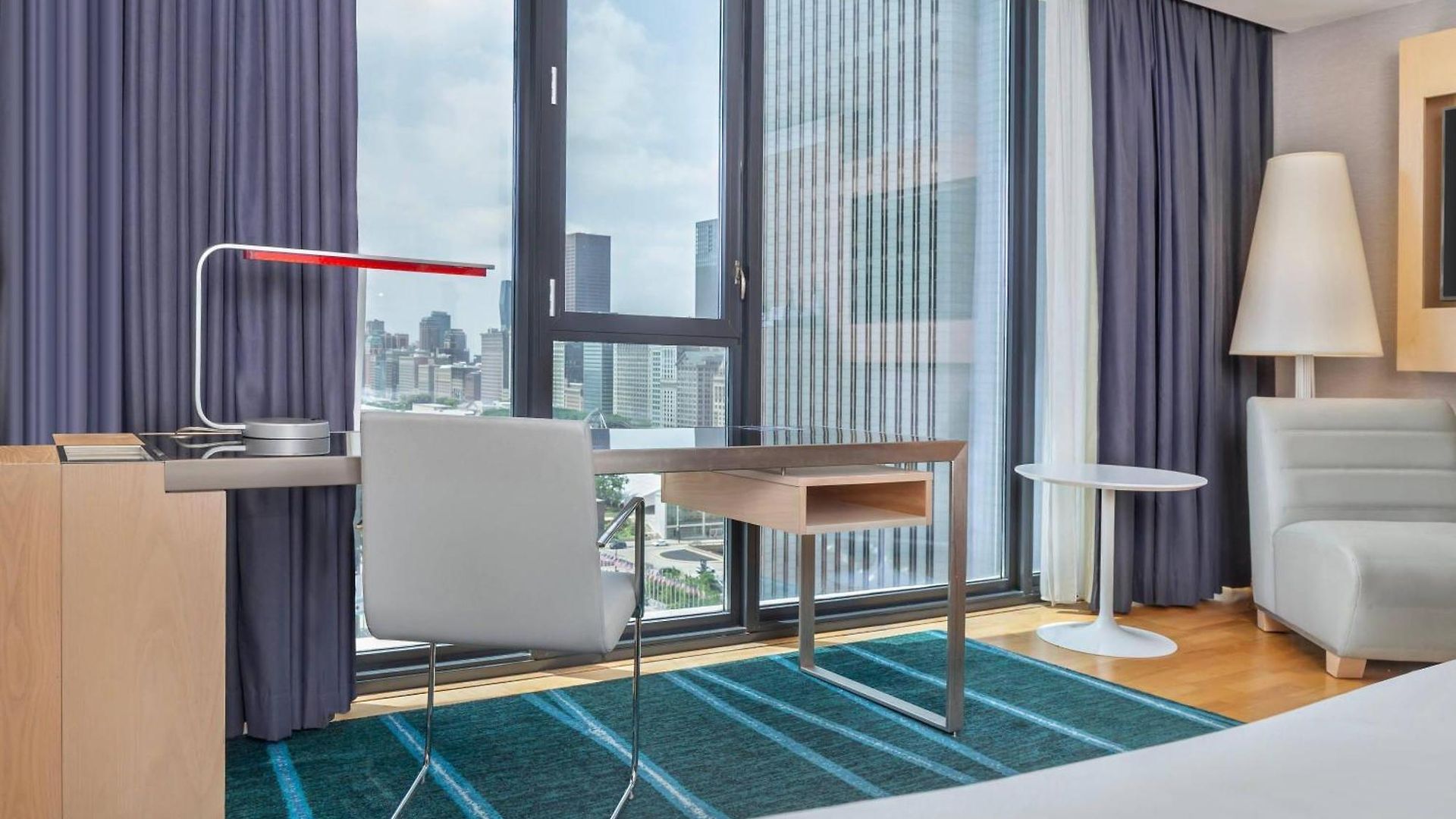 Hotel Radisson Blu Aqua Hotel, 4*