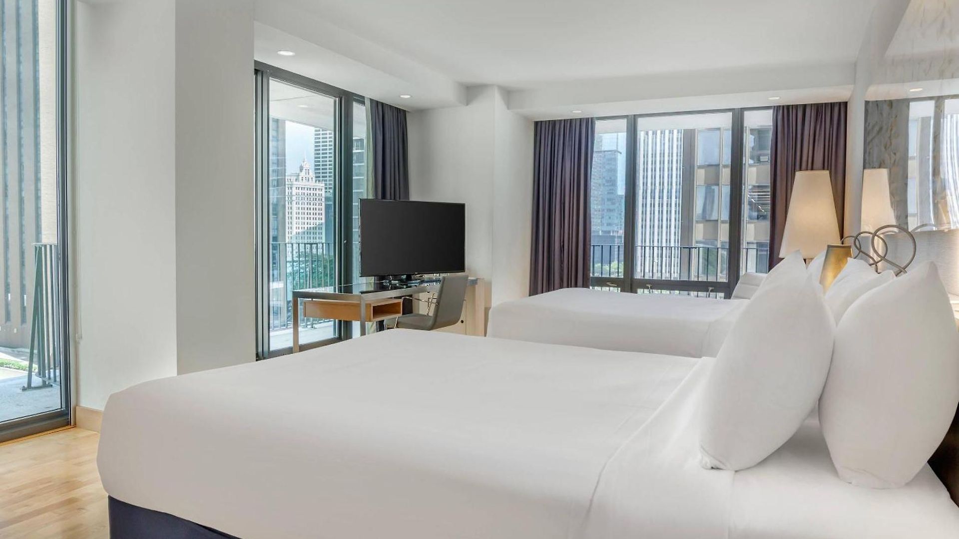 Radisson Blu Aqua Hotel, Hotel 4*
