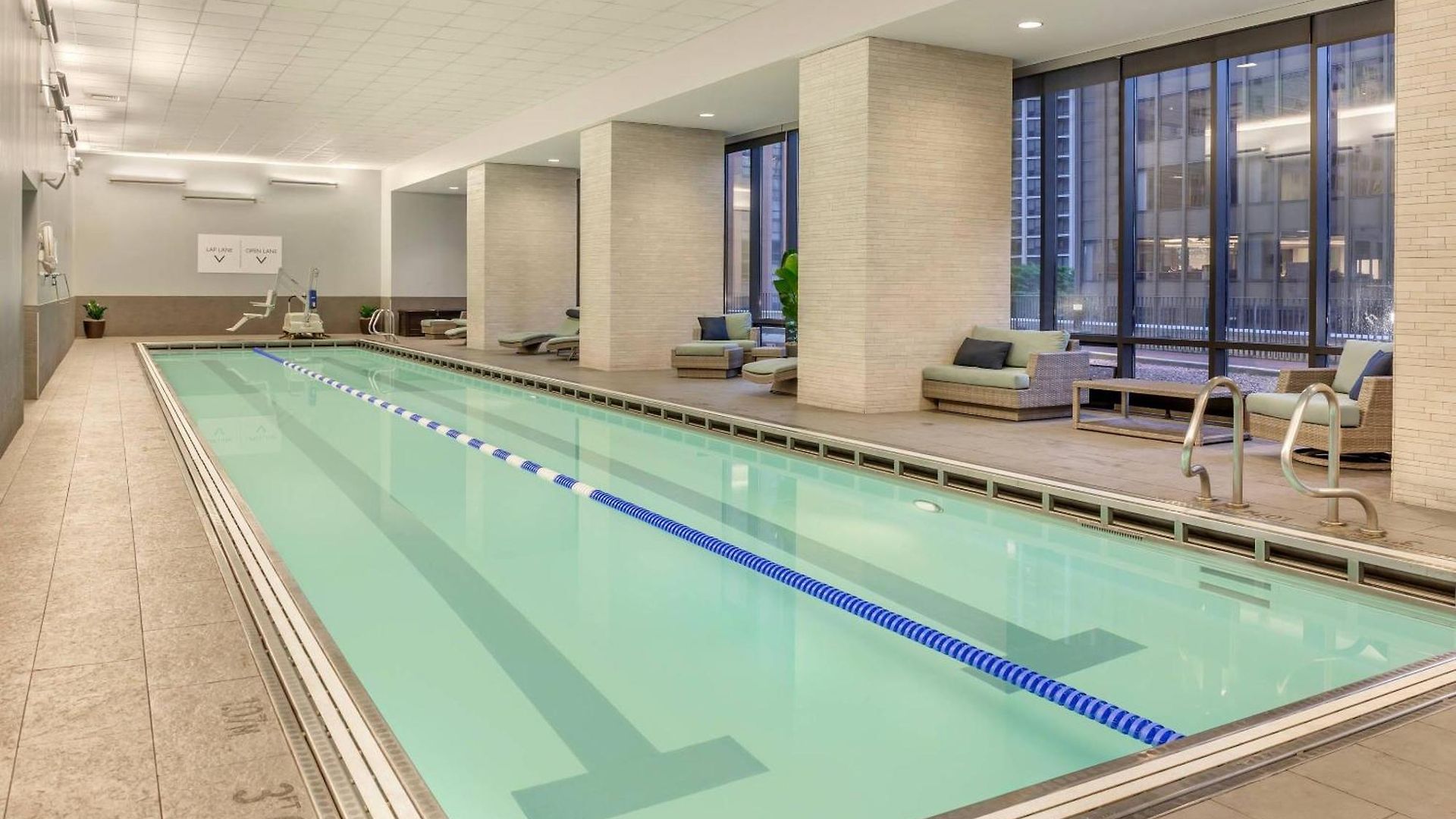 Radisson Blu Aqua Hotel, Hotel Chicago