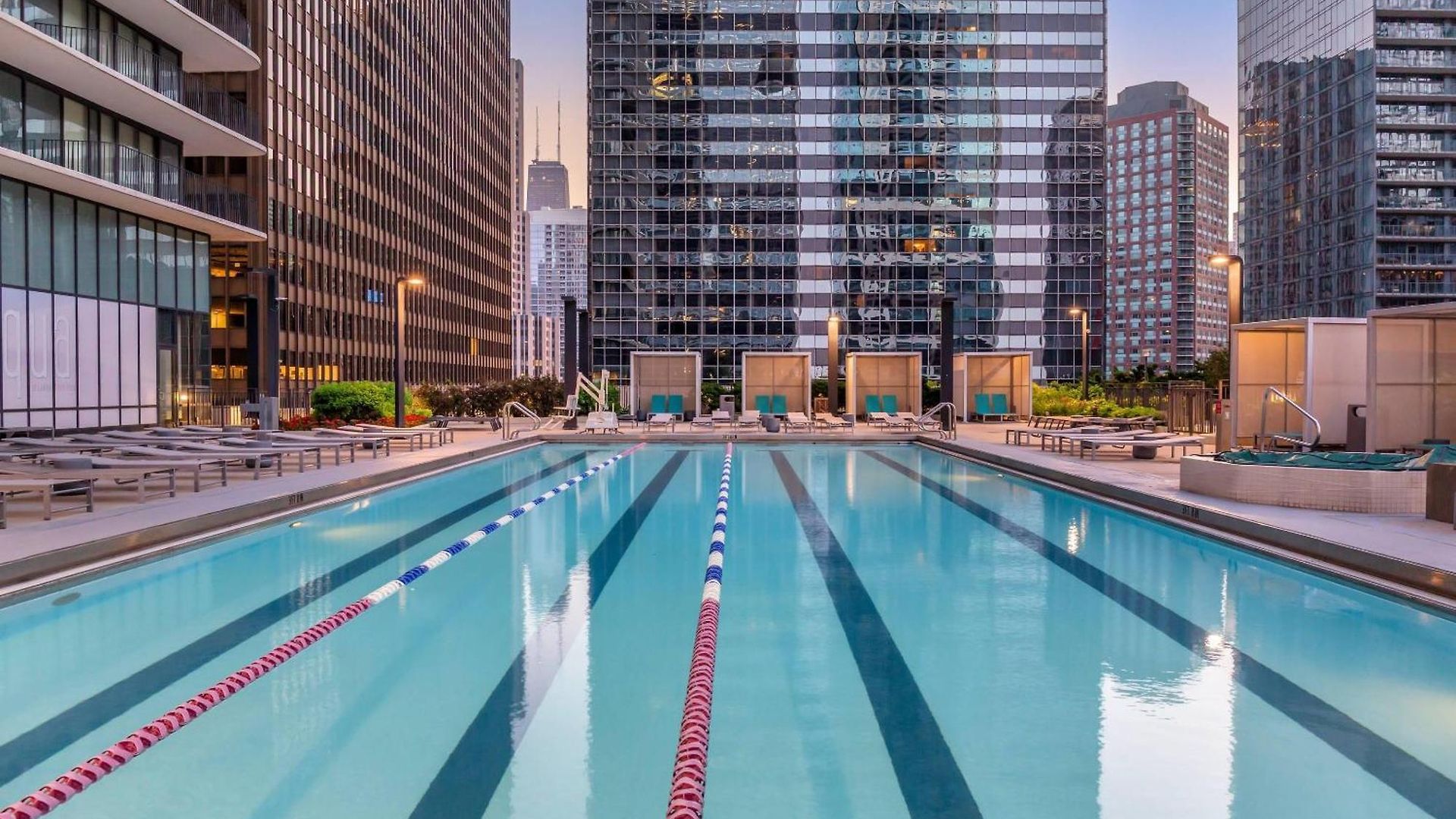 Radisson Blu Aqua Hotel, Chicago