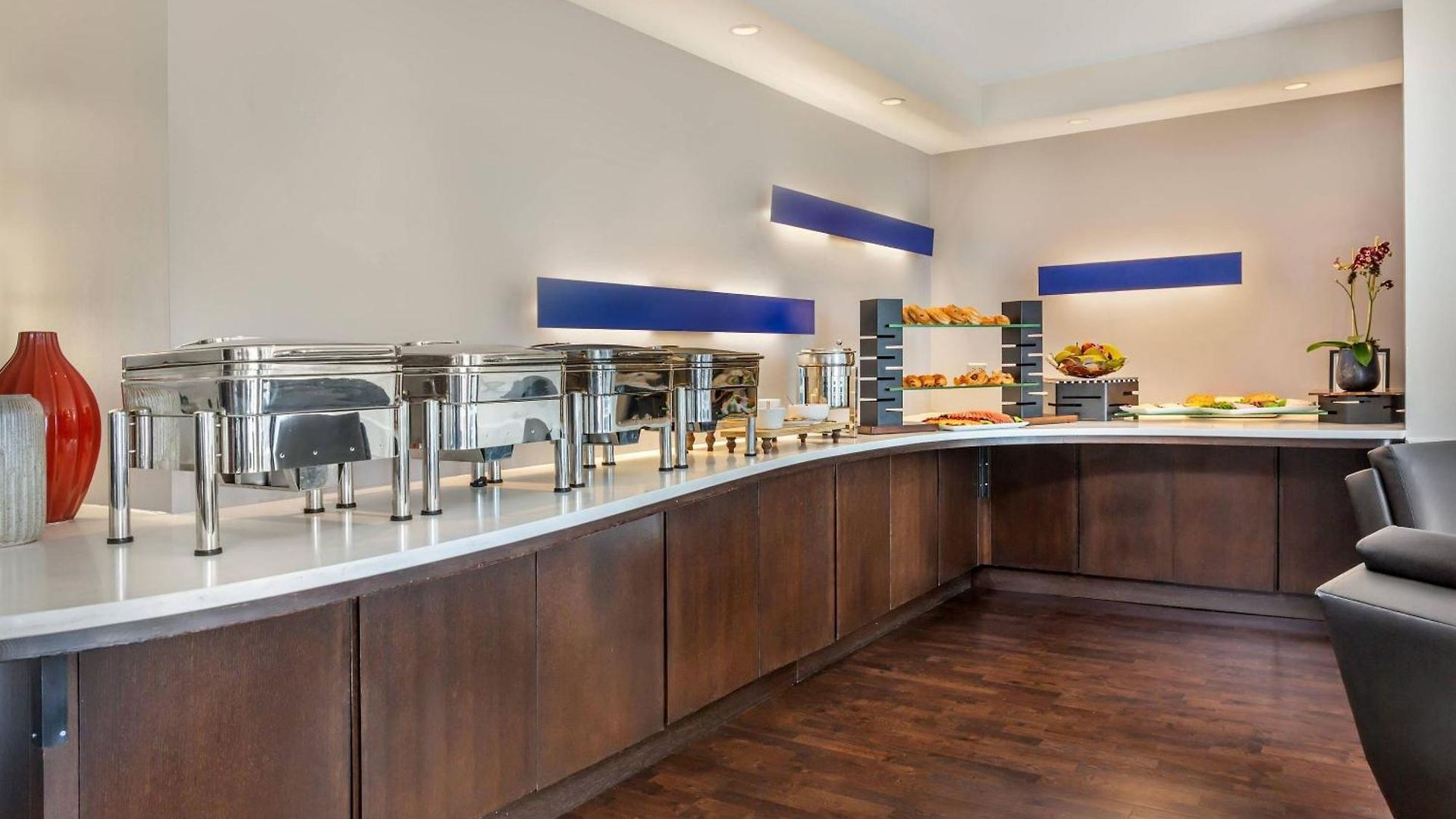 Radisson Blu Aqua Hotel, 4*