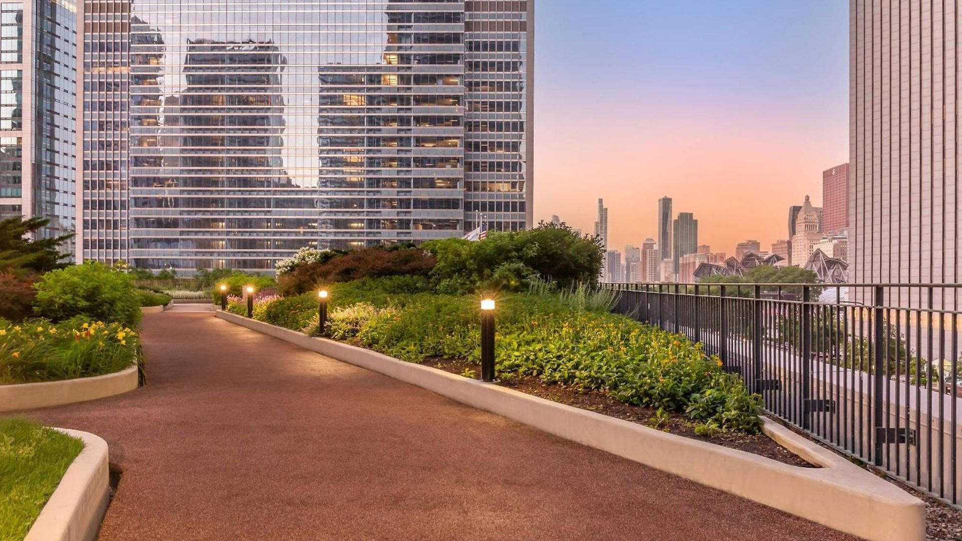 Radisson Blu Aqua Hotel, 4* Chicago