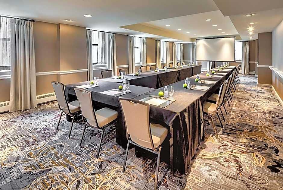 Intercontinental Magnificent Mile By Ihg Hotel 4*