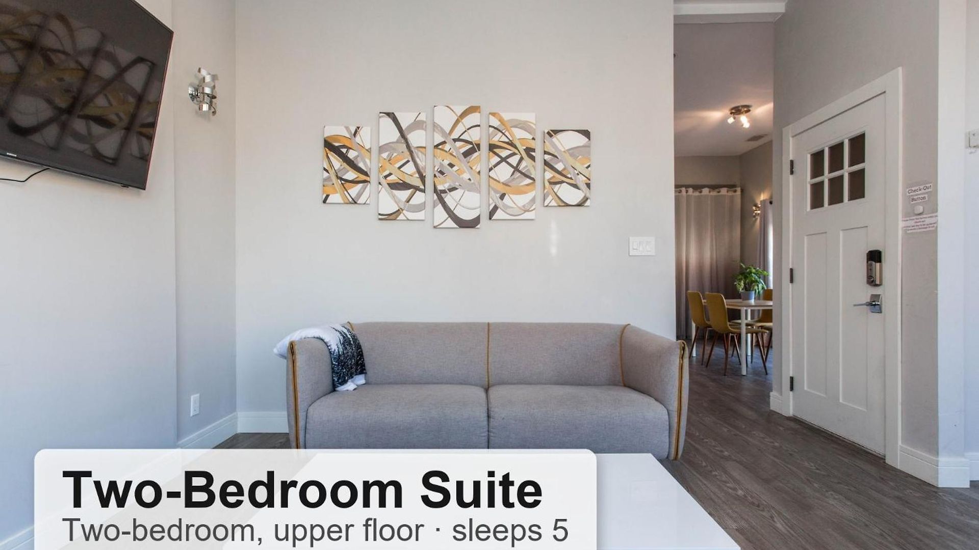 Double Play Wrigley - Prime Location Across From Wrigley Field & Transit - 2br Apts Chicago