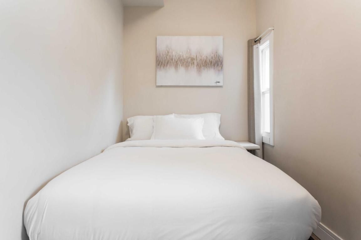 Double Play Wrigley - Prime Location Across From Wrigley Field & Transit - 2br Apts *