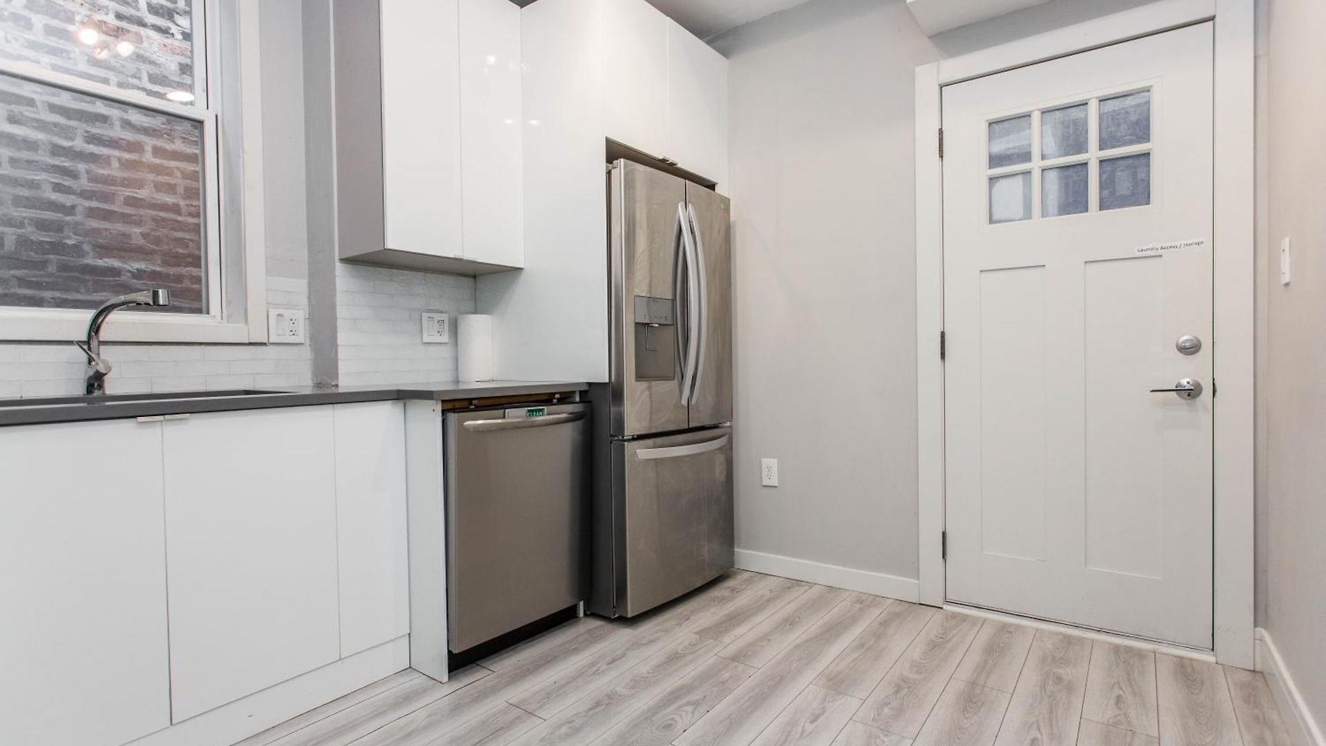 Double Play Wrigley - Prime Location Across From Wrigley Field & Transit - 2br Apts Apartment *