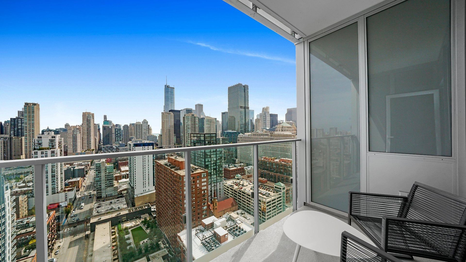 Level - River North Hotel