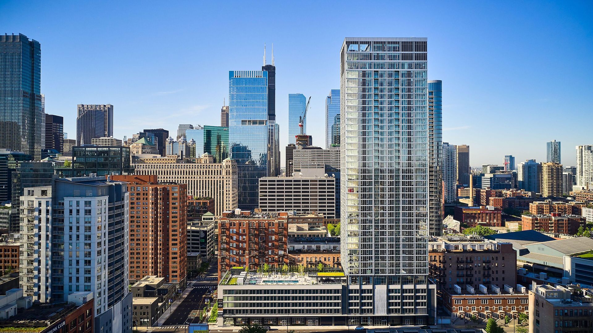 Level - River North 4*