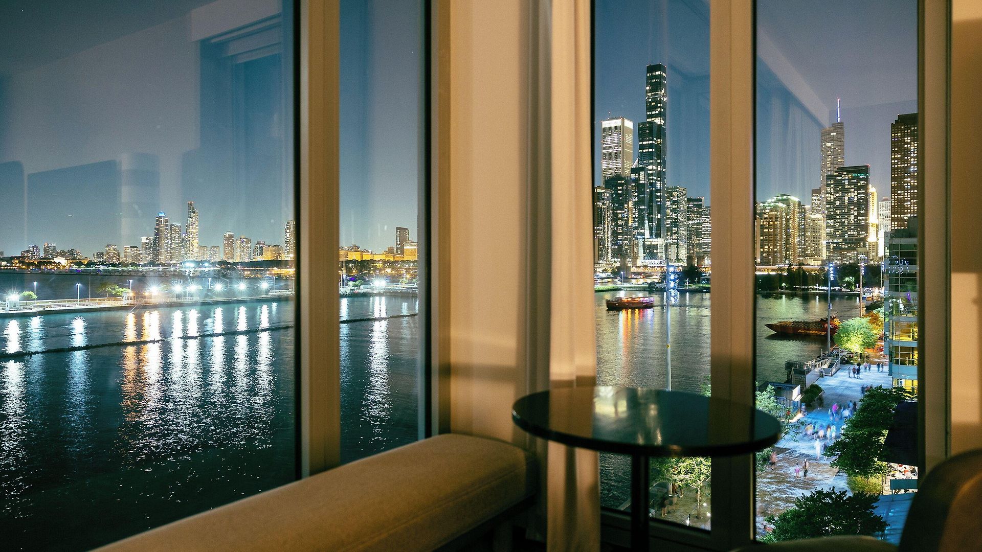 Sable At Navy Pier Chicago, Curio Collection By Hilton 4*