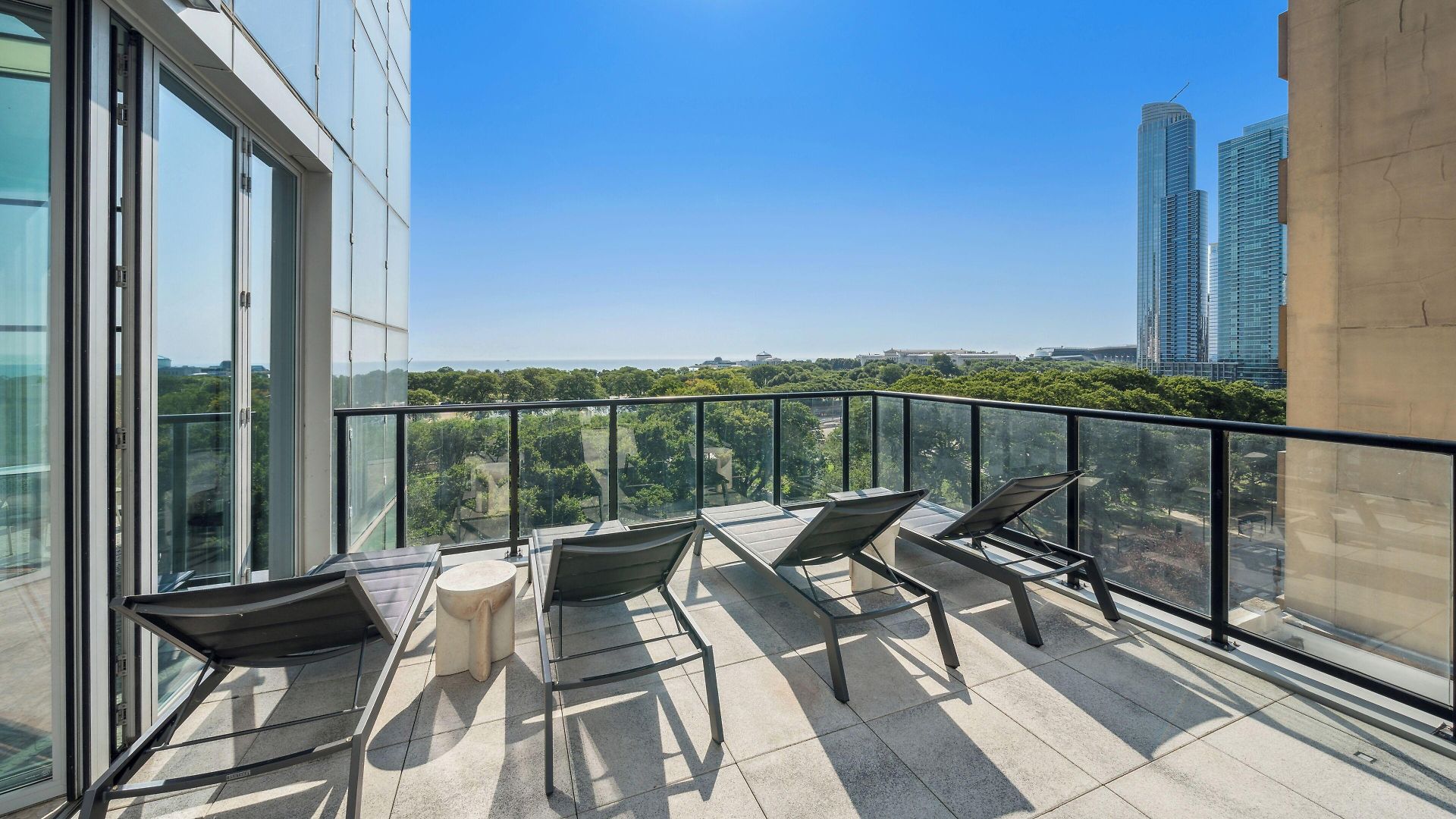Sentral Michigan Avenue 3*