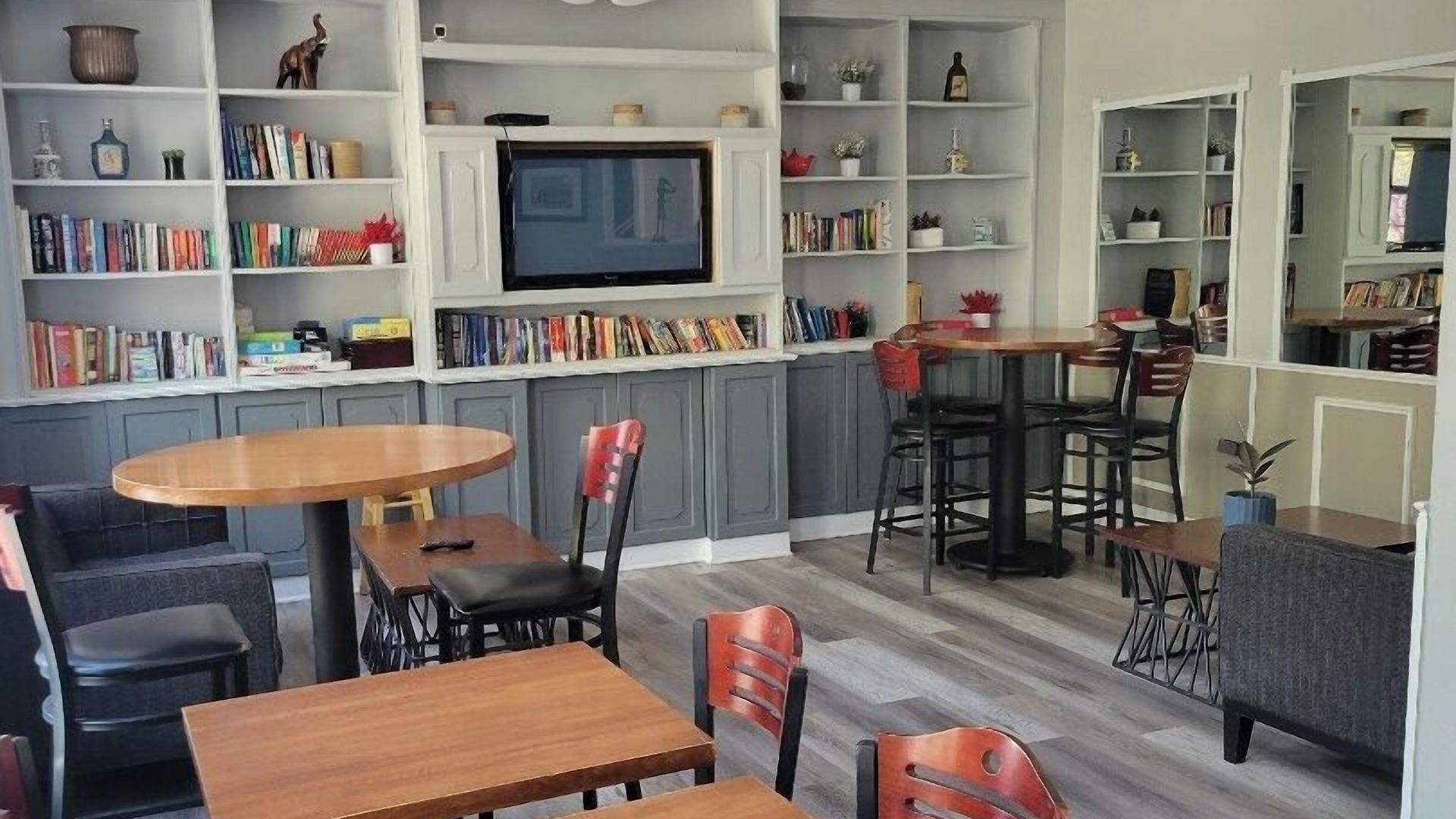 Parthenon Hostel