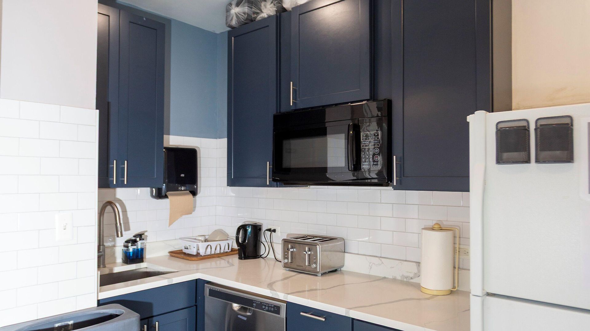 Parthenon Hostel Chicago