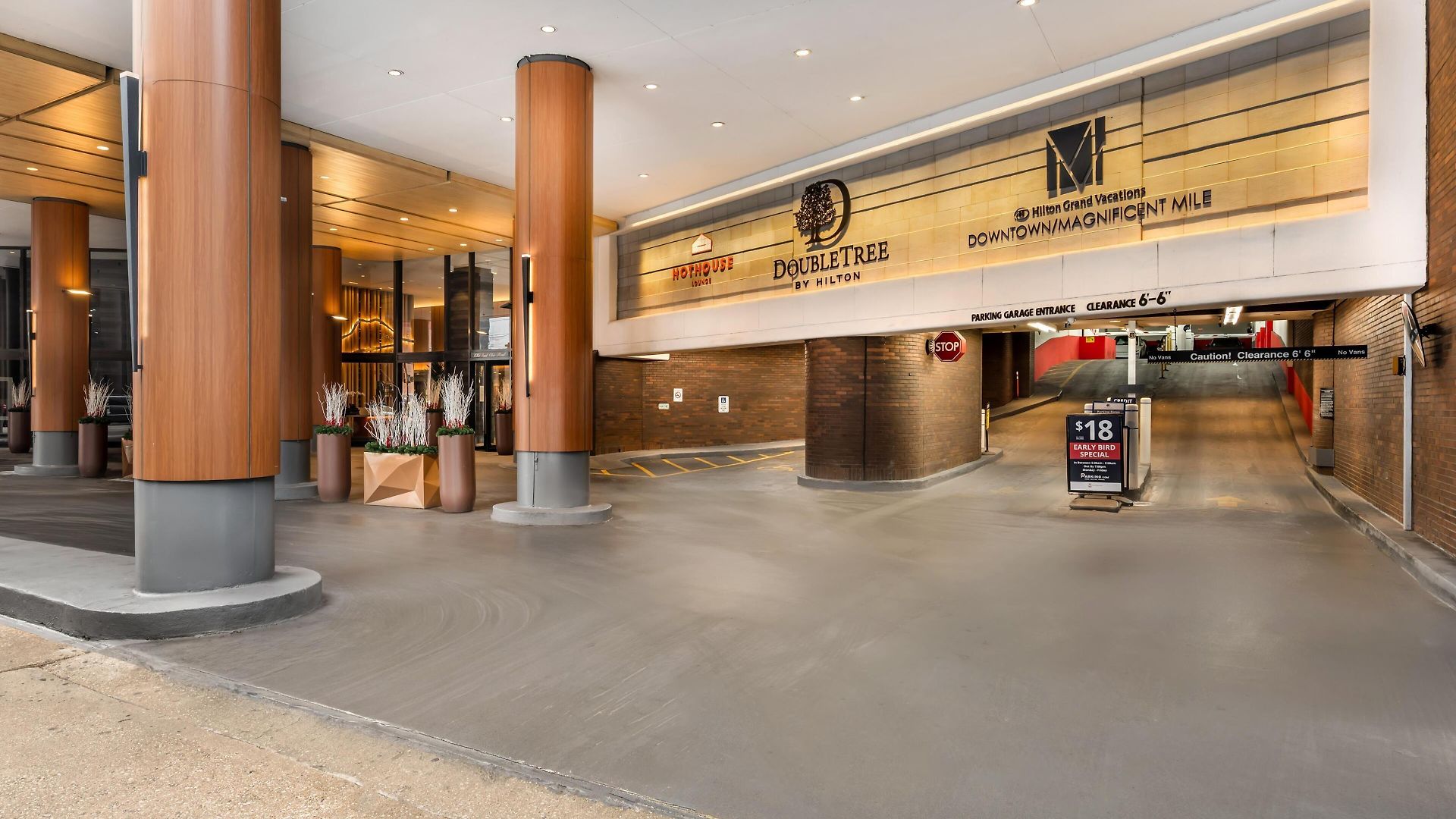Hilton Grand Vacations Club Magnificent Mile Hotel Chicago
