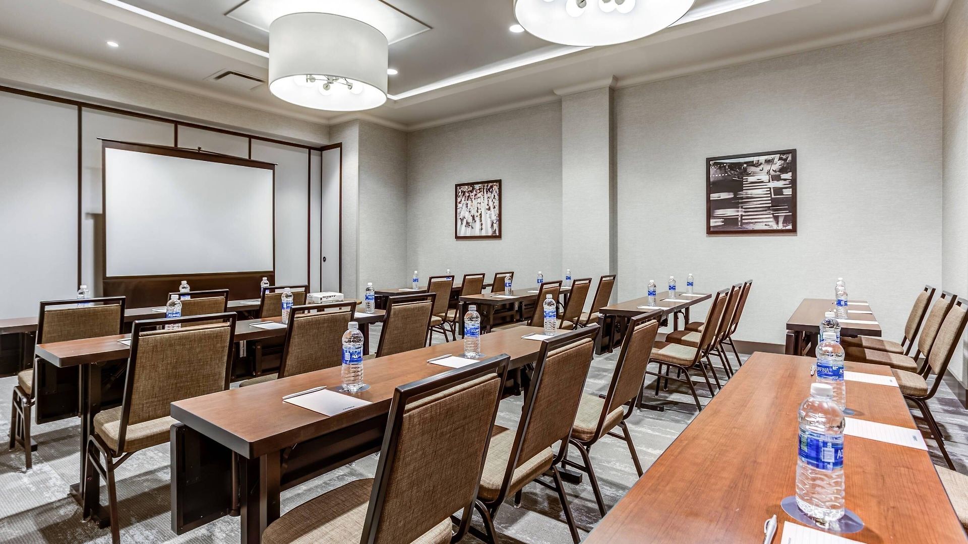 Cambria Loop - Theatre District Hotel 4*