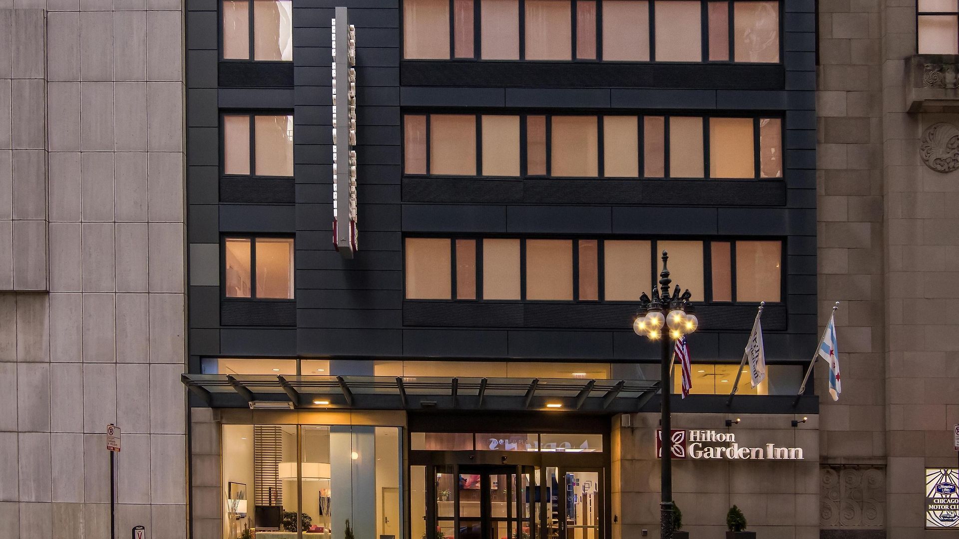 Hilton Garden Downtown Riverwalk Hotel