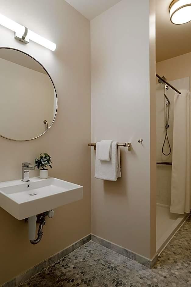 Found Hotels, Chicago, Series By Marriott Hotel
