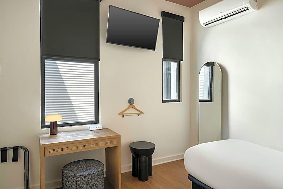 Found Hotels, Chicago, Series By Marriott 3*