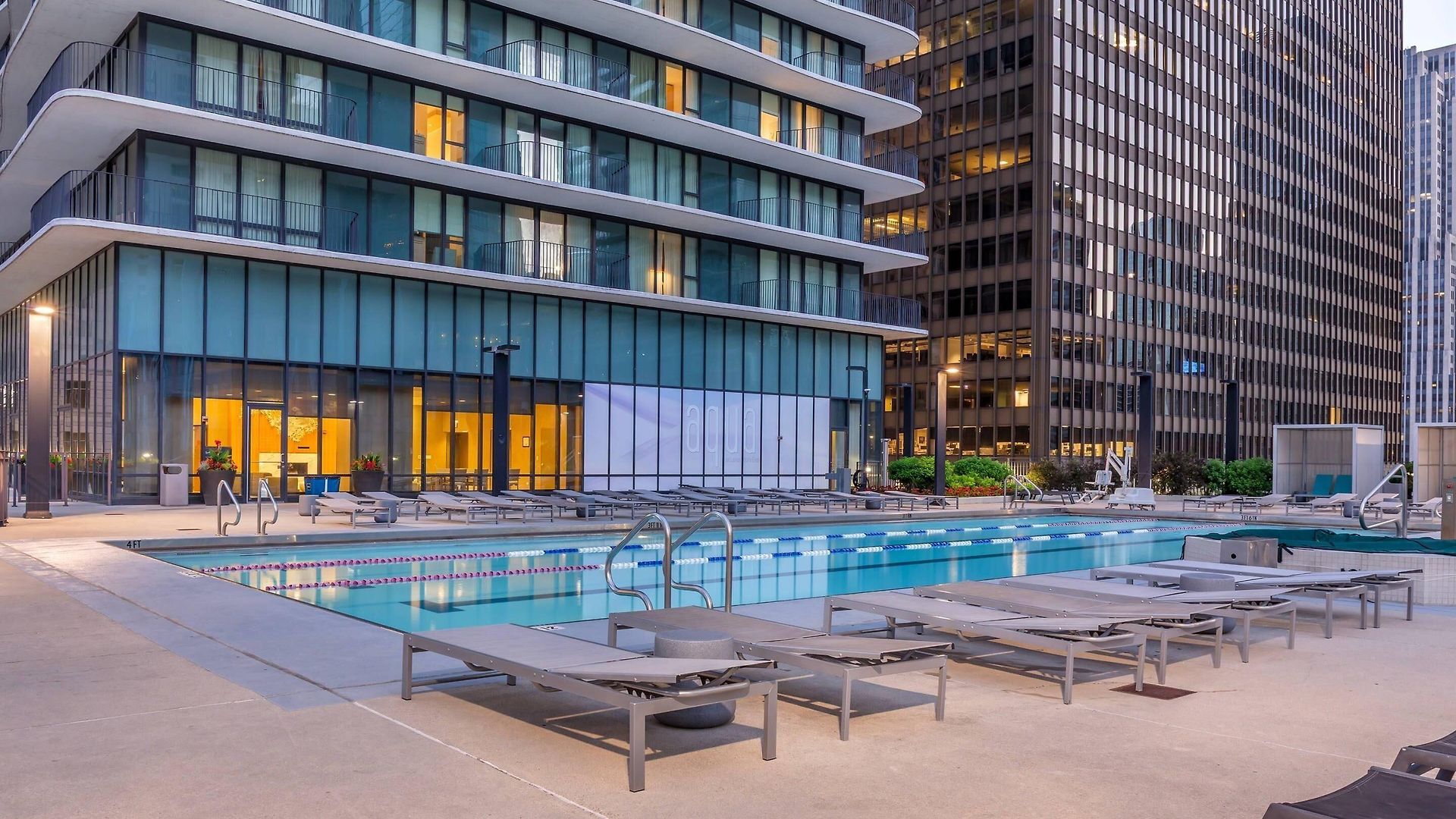 Radisson Blu Aqua Hotel, Chicago