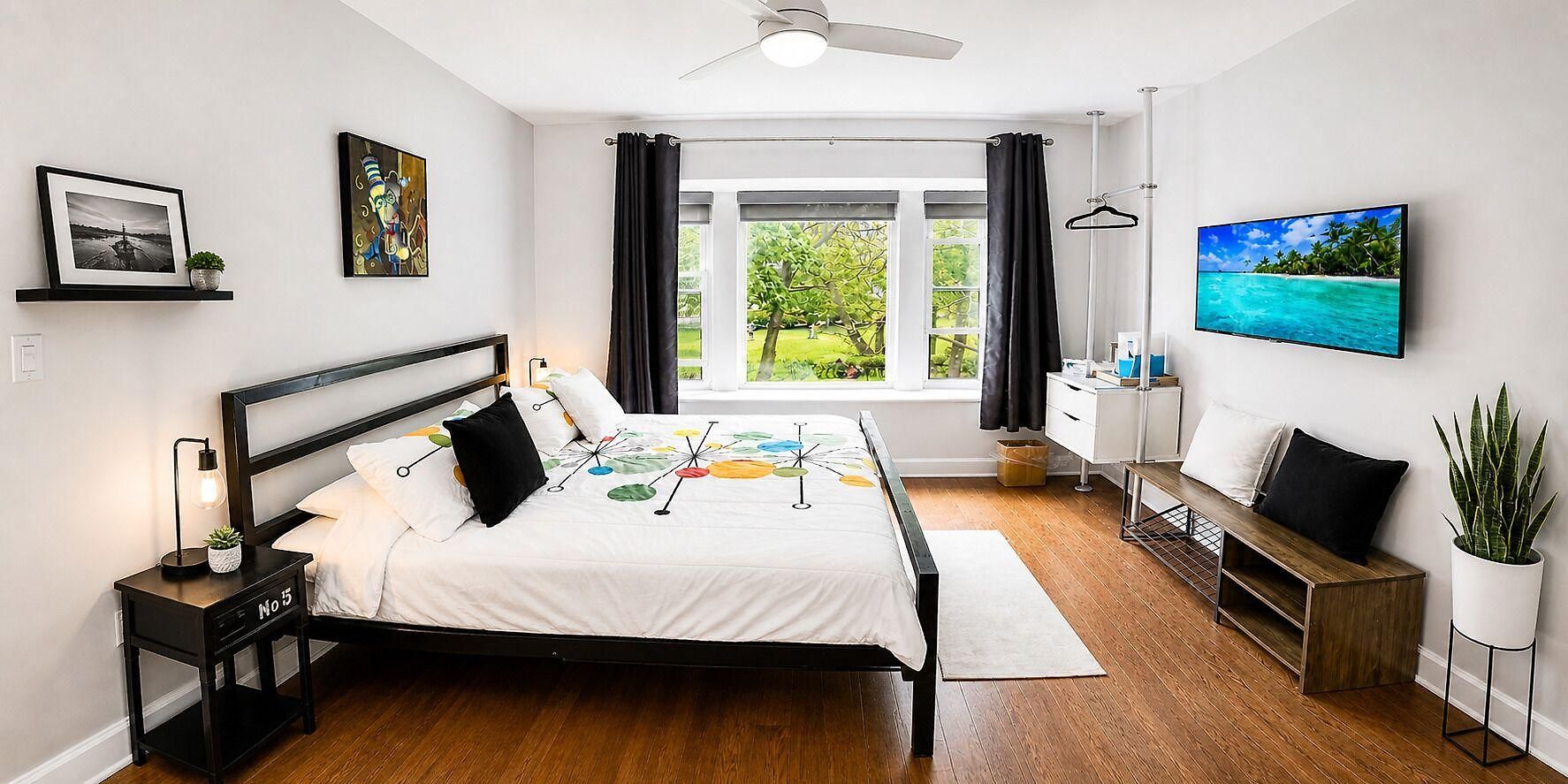 House 5863- Chicago's Premier 4* Chicago