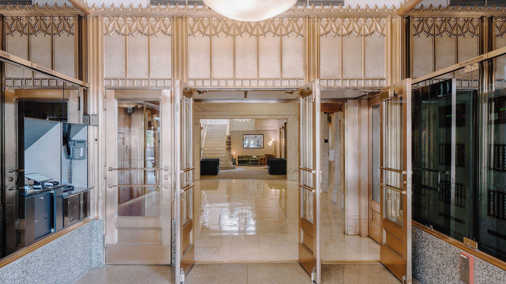 River Hotel