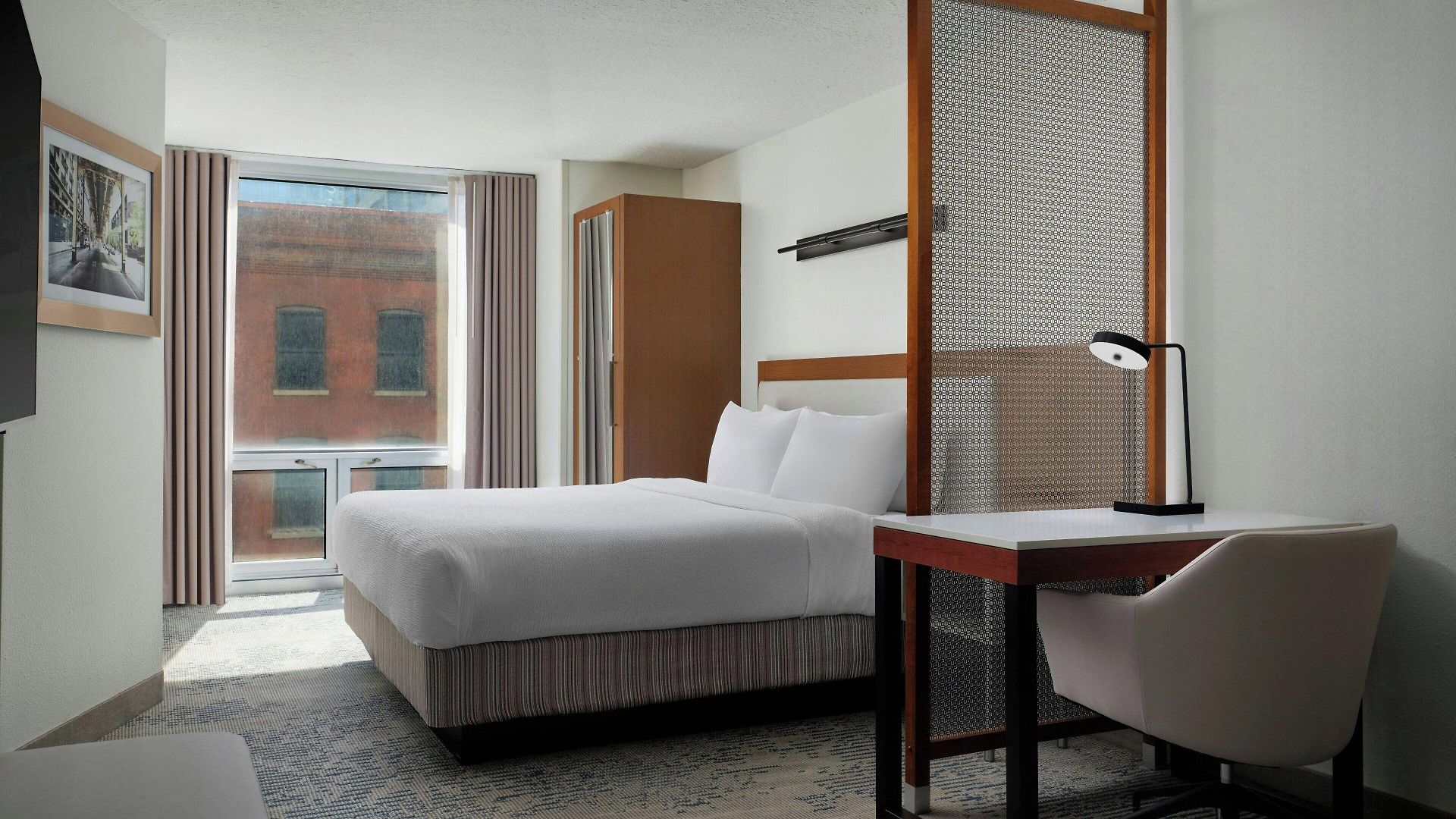 Springhill Downtown/river North Hotel