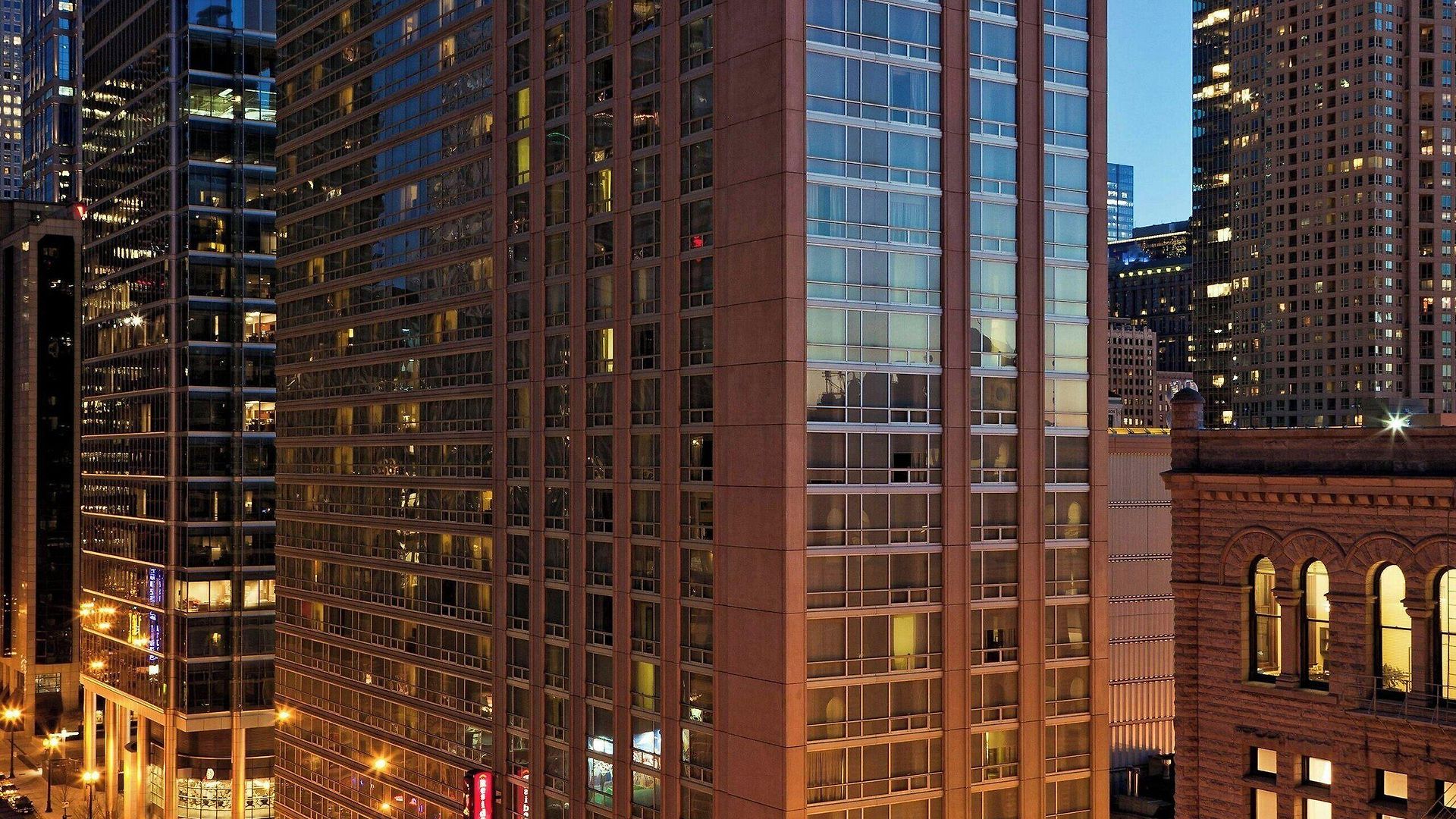 By Marriott Downtown/river North 3*