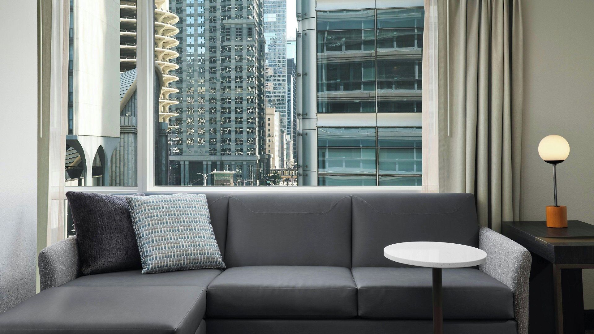 By Marriott Downtown/river North Hotel