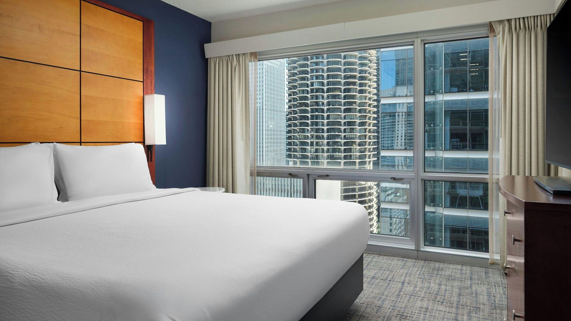 Hotel By Marriott Downtown/river North 3*