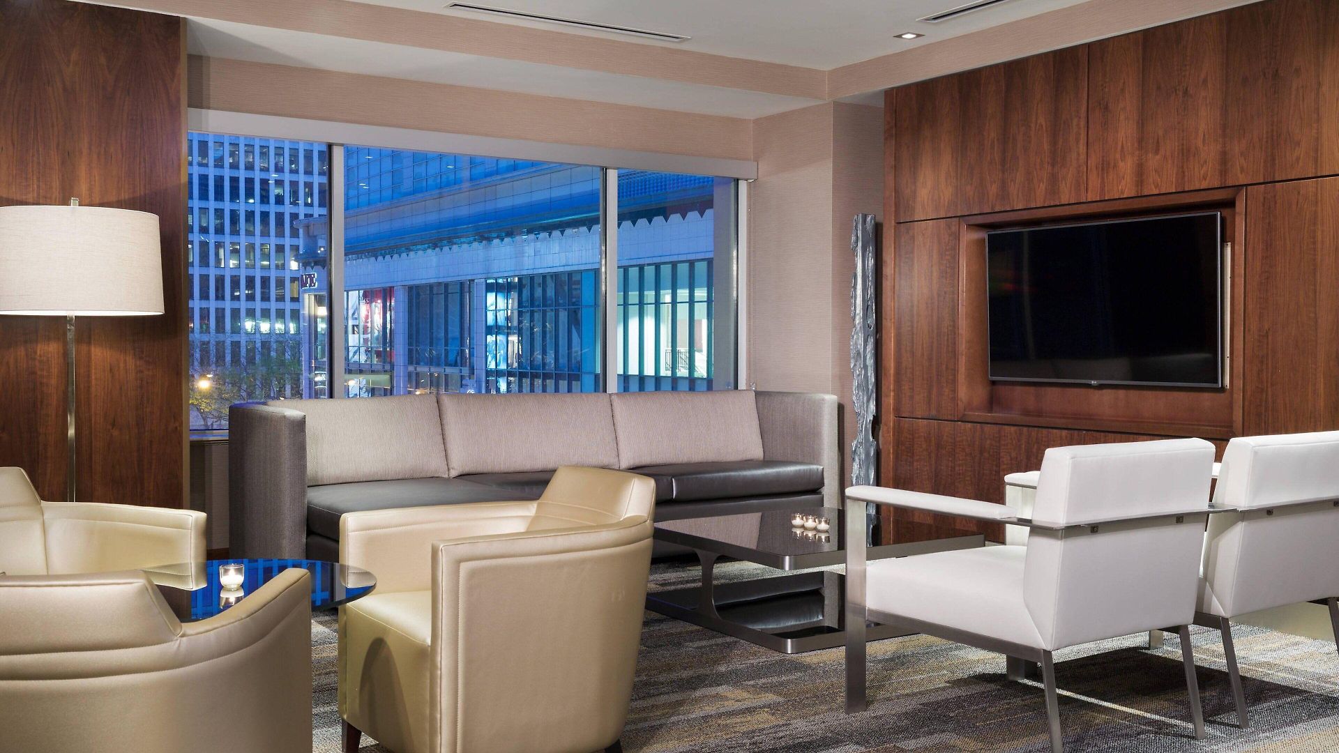 Ac Downtown 4*
