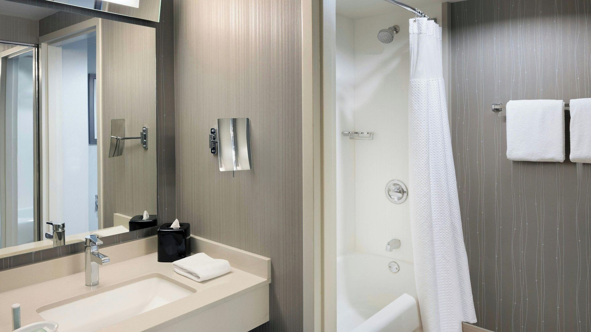 Courtyard By Marriott Downtown/magnificent Mile 3*