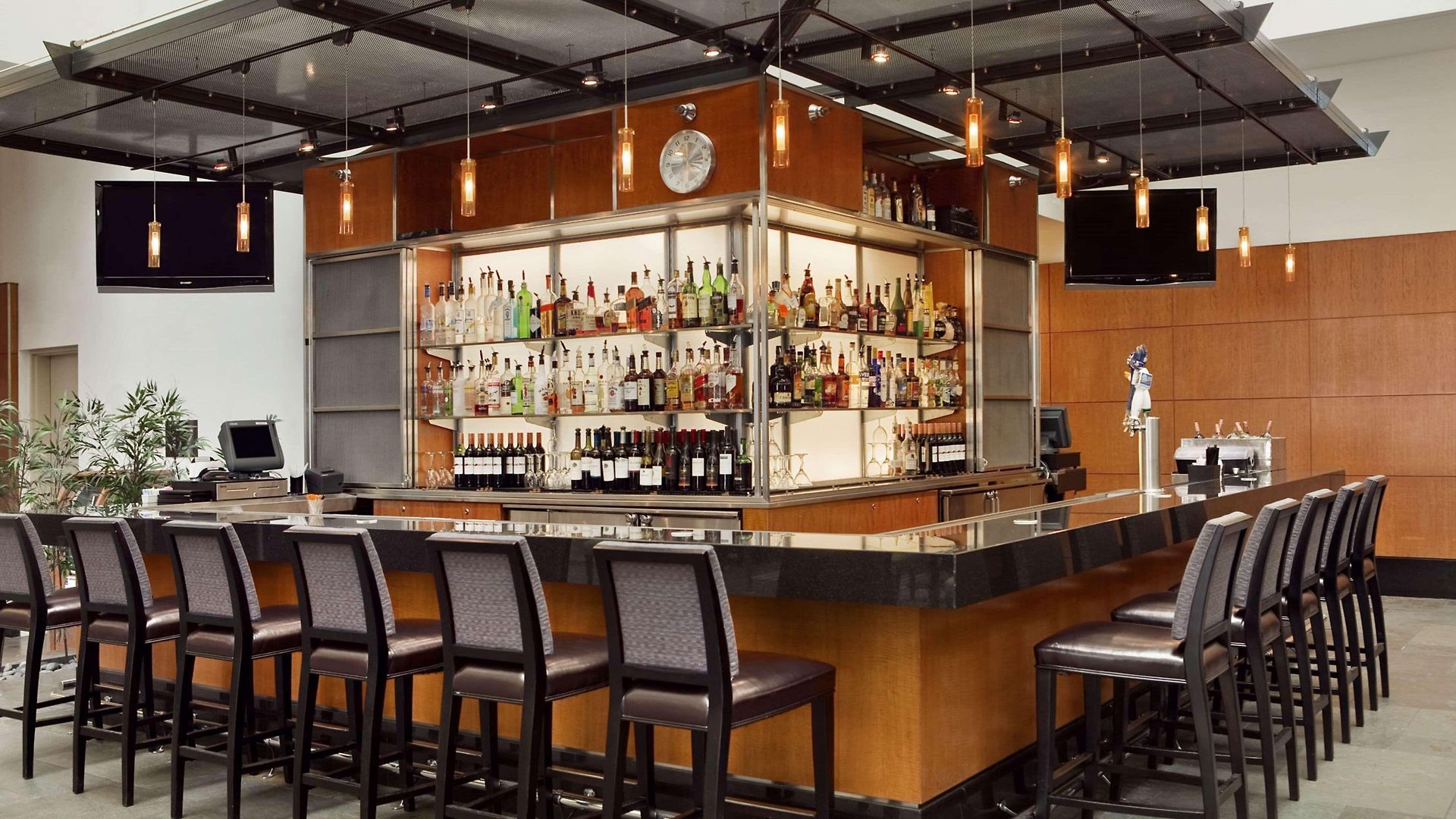 Hotel Embassy By Hilton Downtown Magnificent Mile Chicago