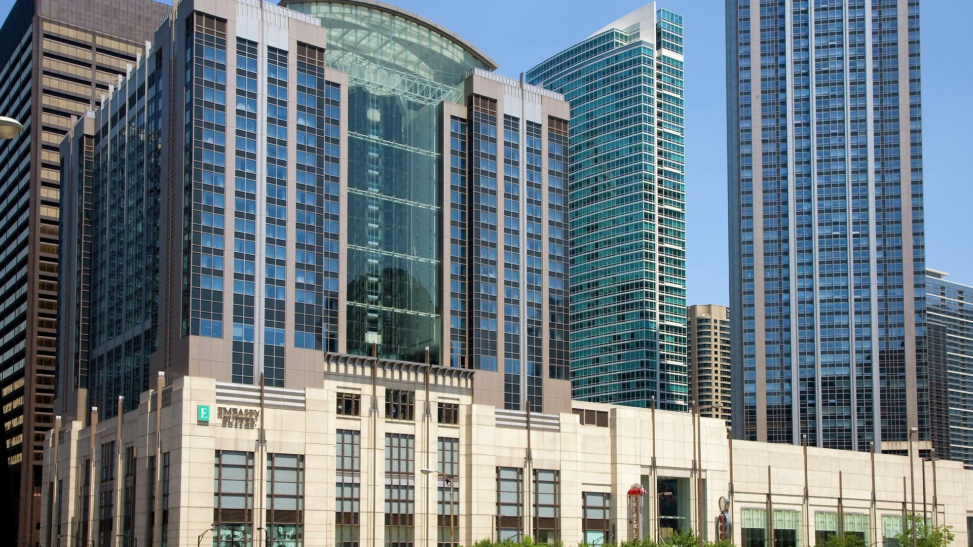 Embassy By Hilton Downtown Magnificent Mile