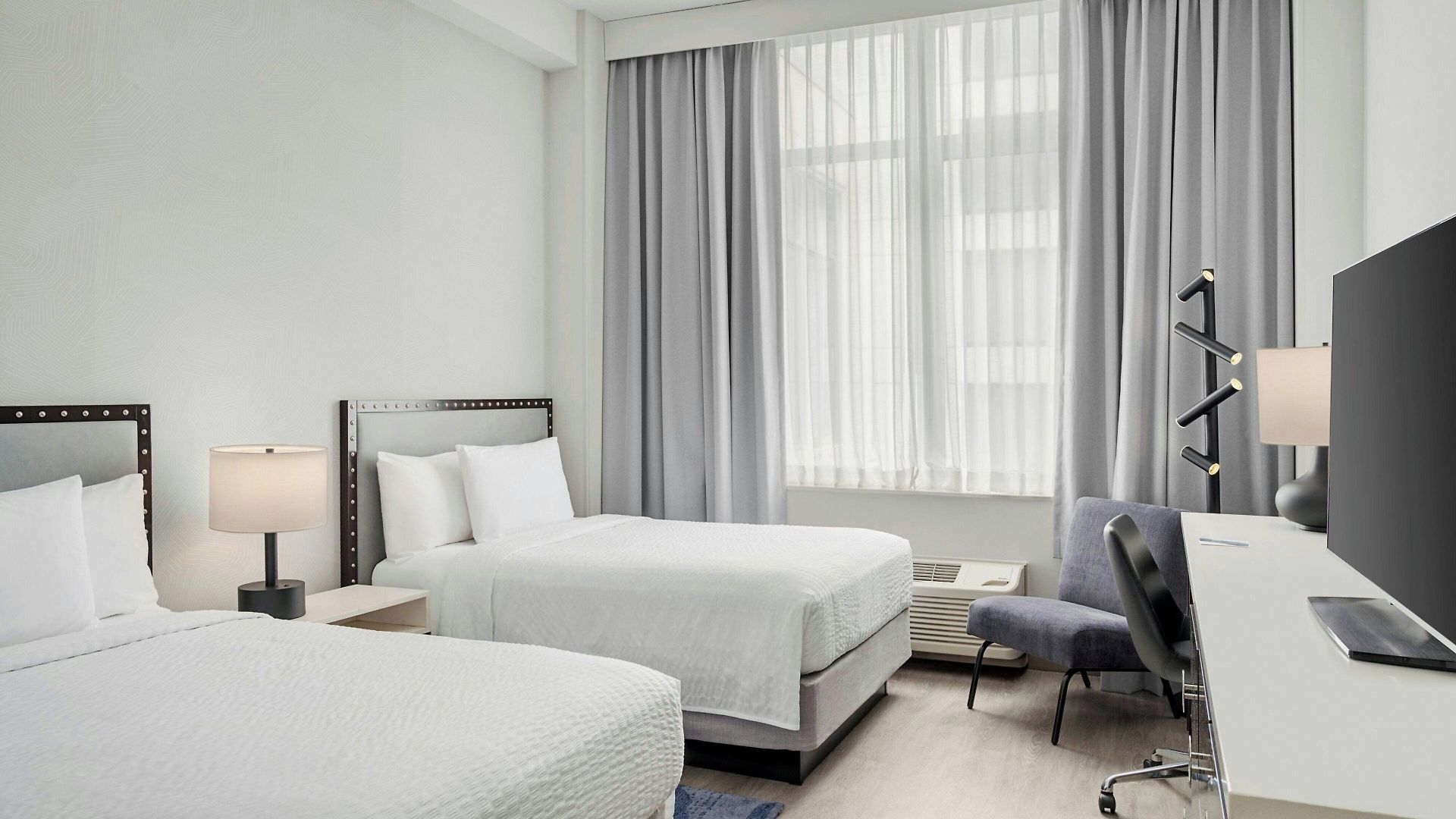 Fairfield And Downtown/ Magnificent Mile 3*
