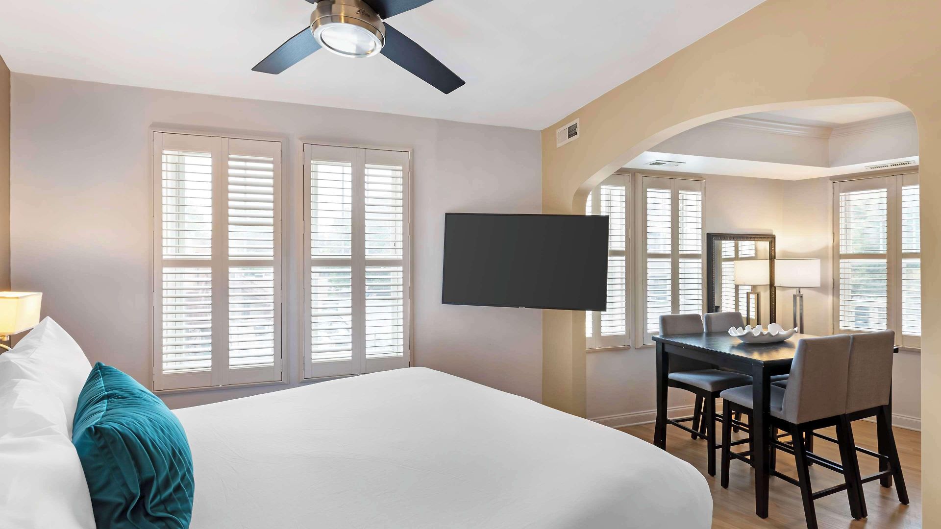 Western Hawthorne Terrace 3* Chicago