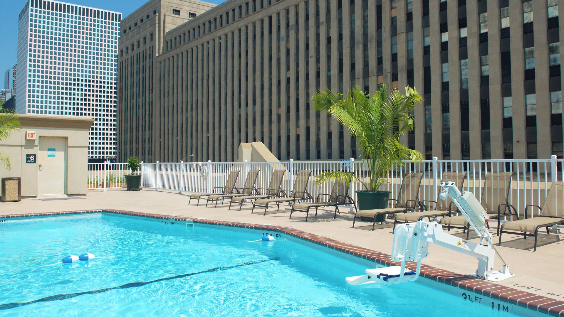 & Chicago-downtown By Ihg 3*
