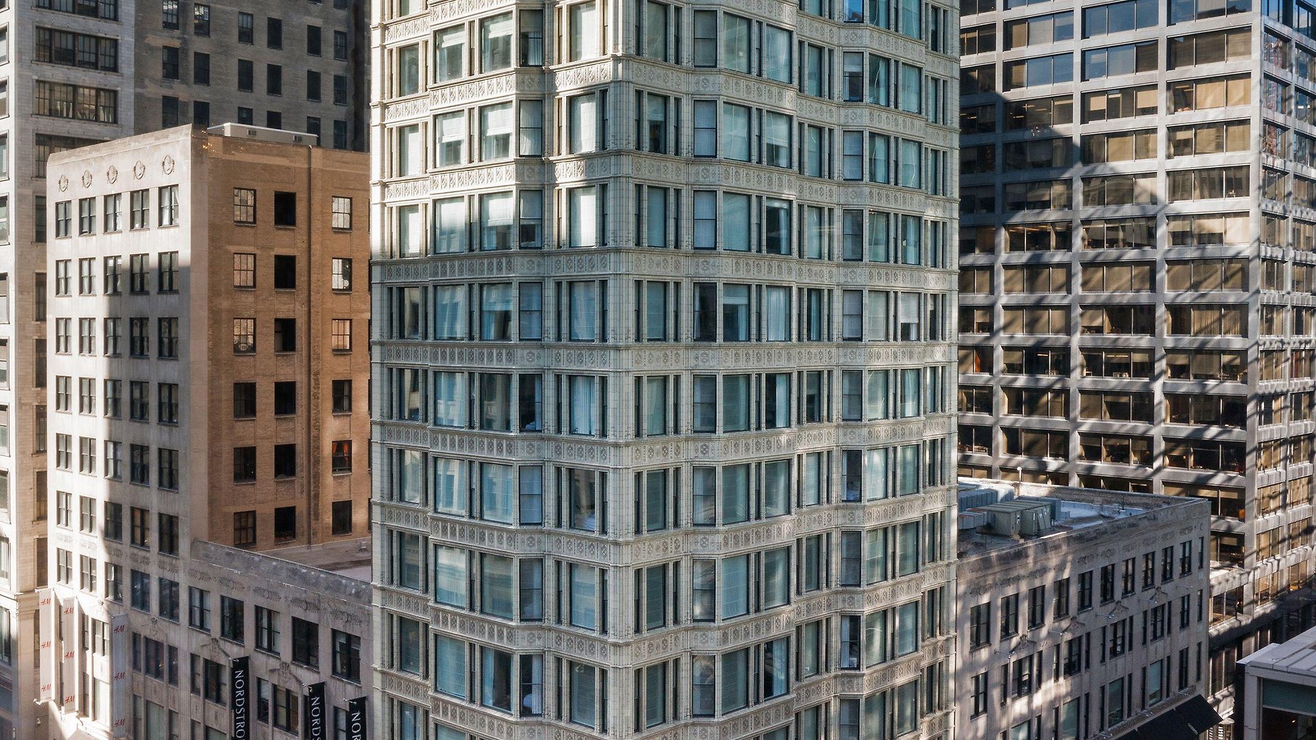 Staypineapple, An Iconic Hotel, The Loop