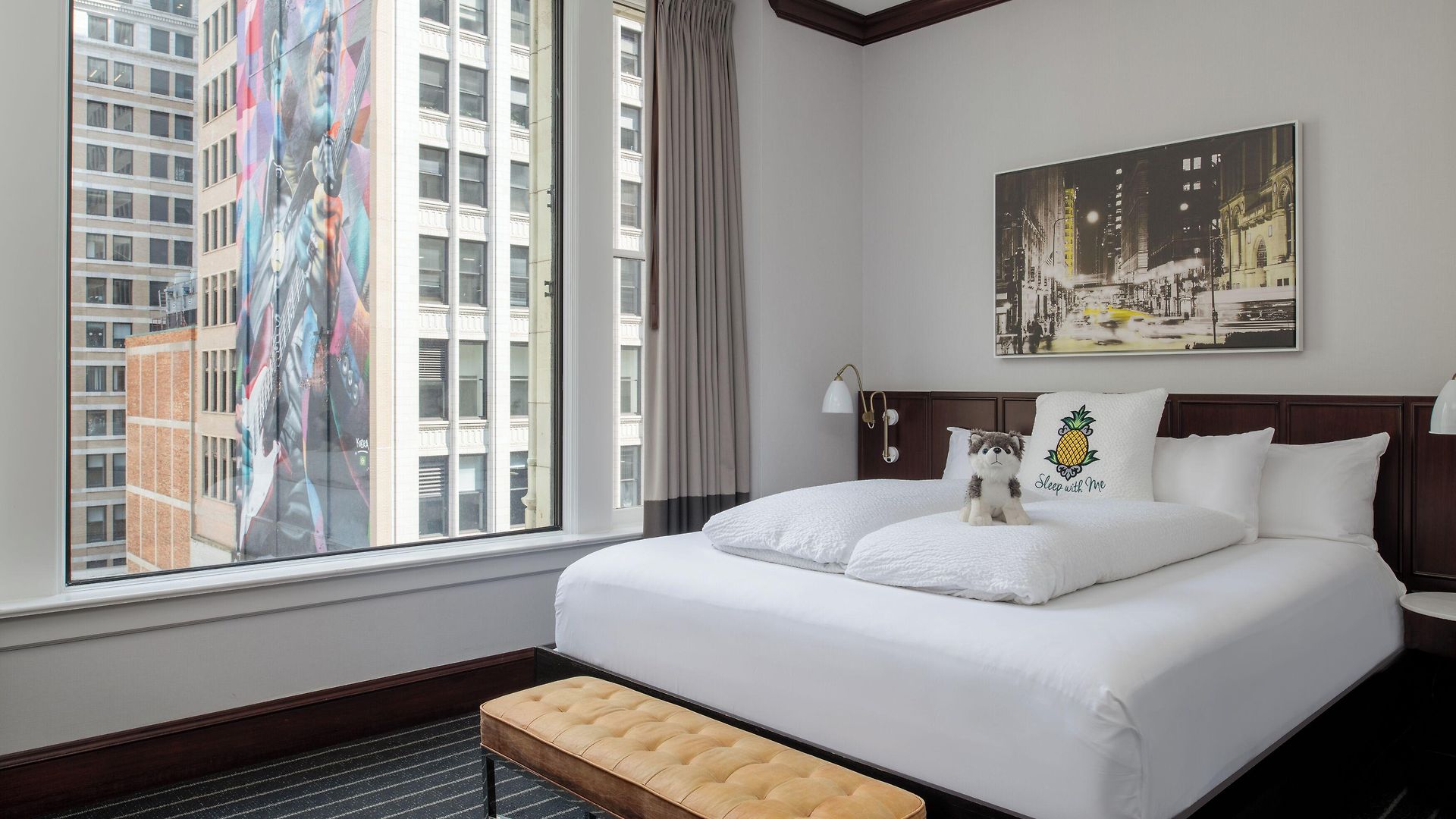 Hotel Staypineapple, An Iconic Hotel, The Loop