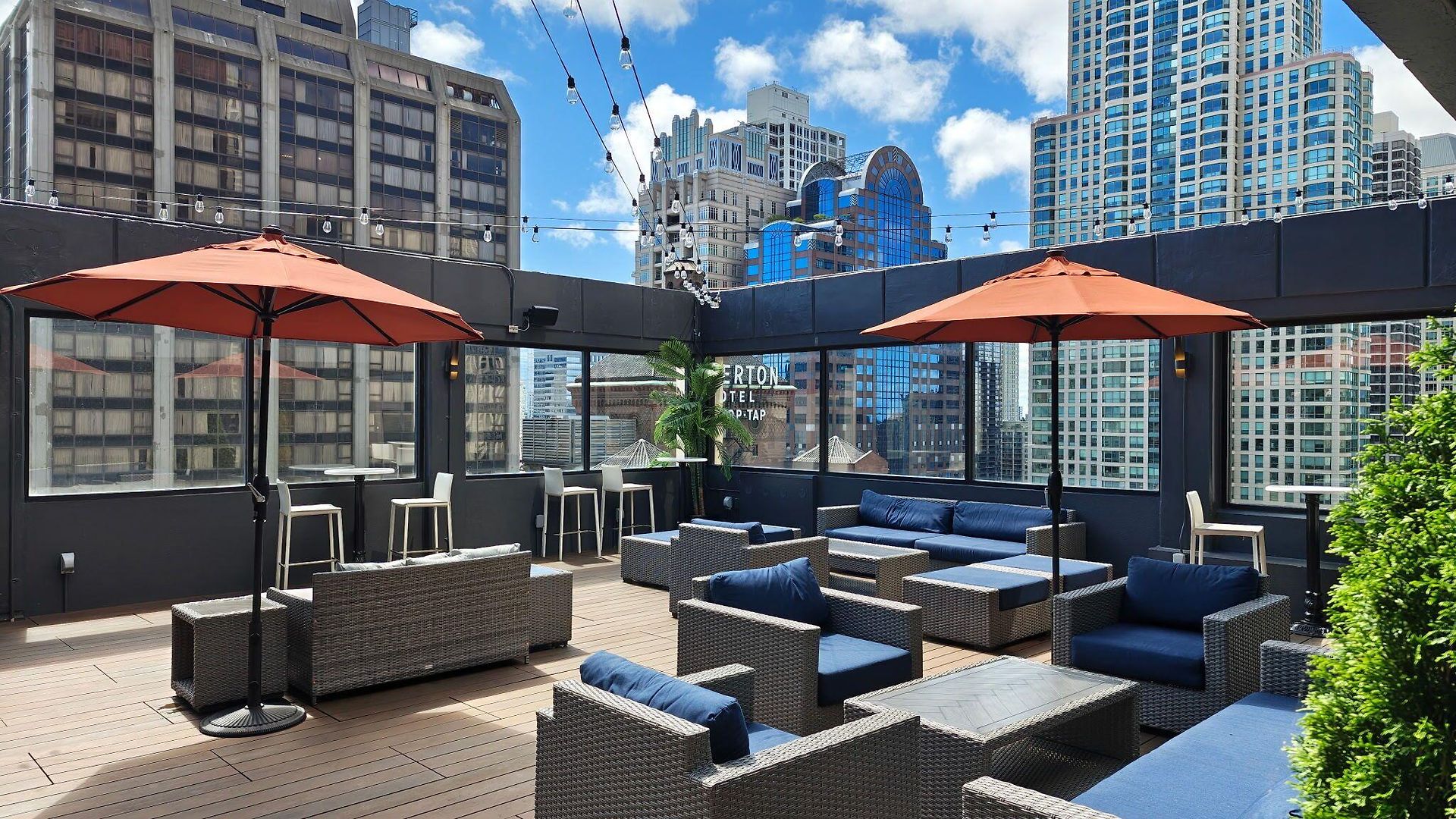 Hotel The Collection Magnificent Mile 4*