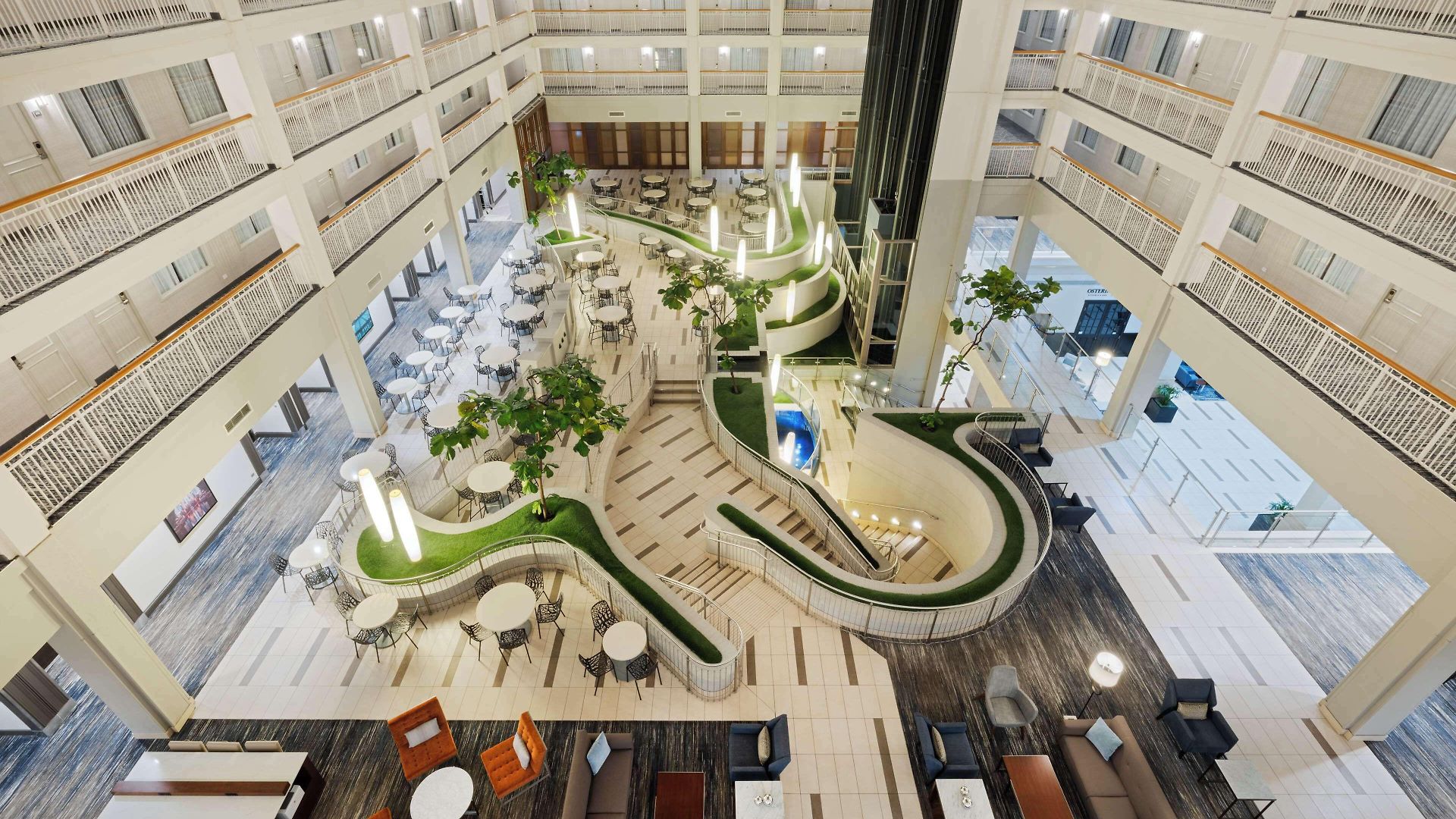 Embassy - Downtown River North 3*