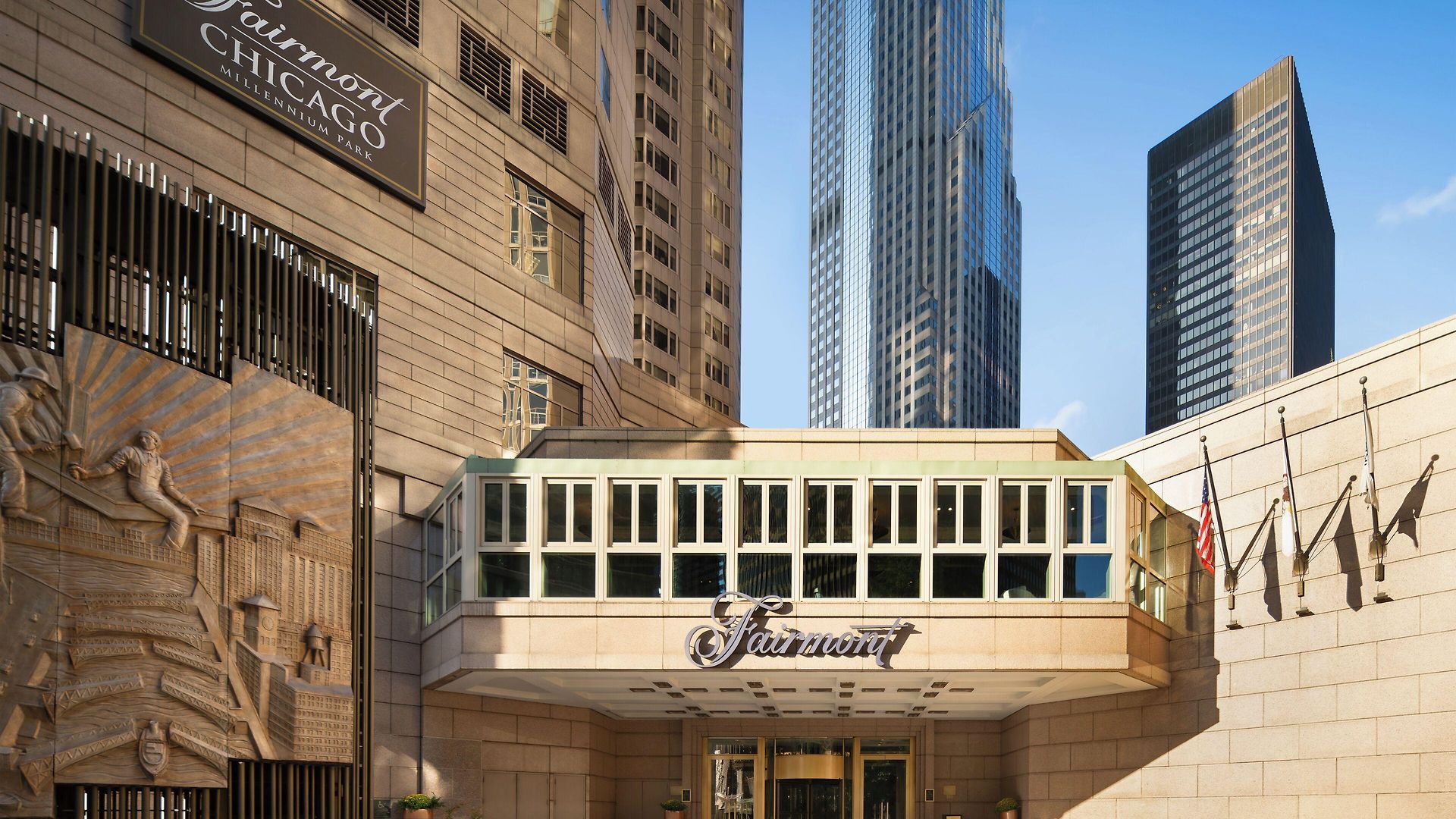 Fairmont Millennium Park 4*