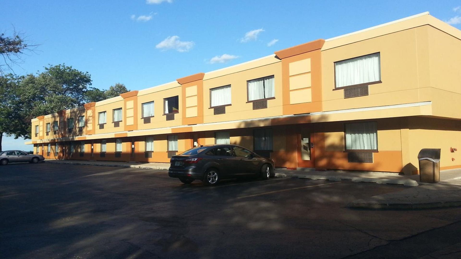 Shore Hotel