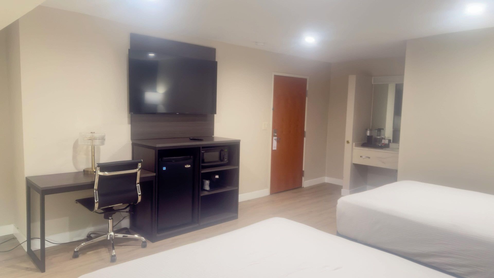Shore Hotel 3*
