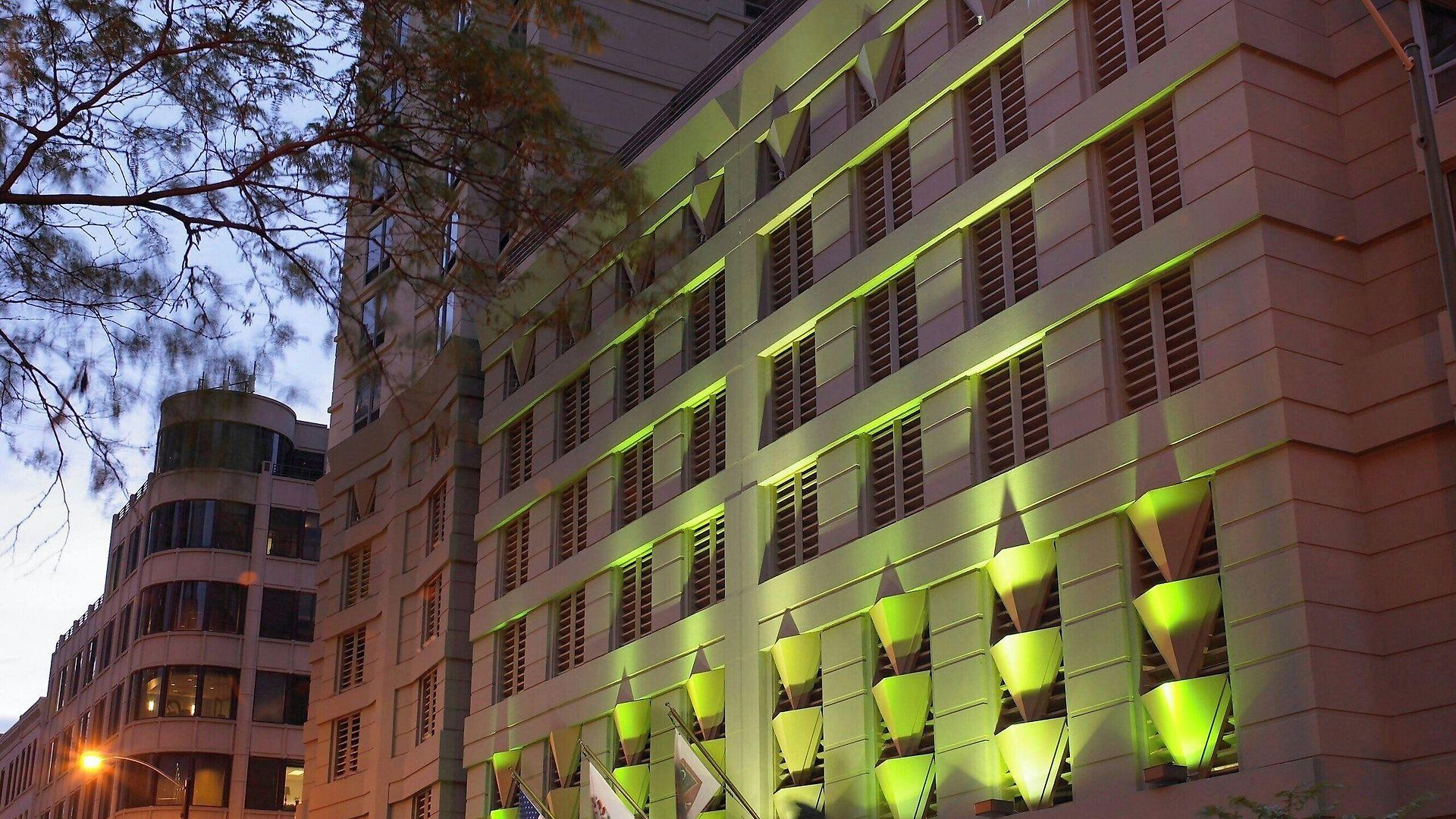 Courtyard By Marriott Downtown/river North Hotel Chicago