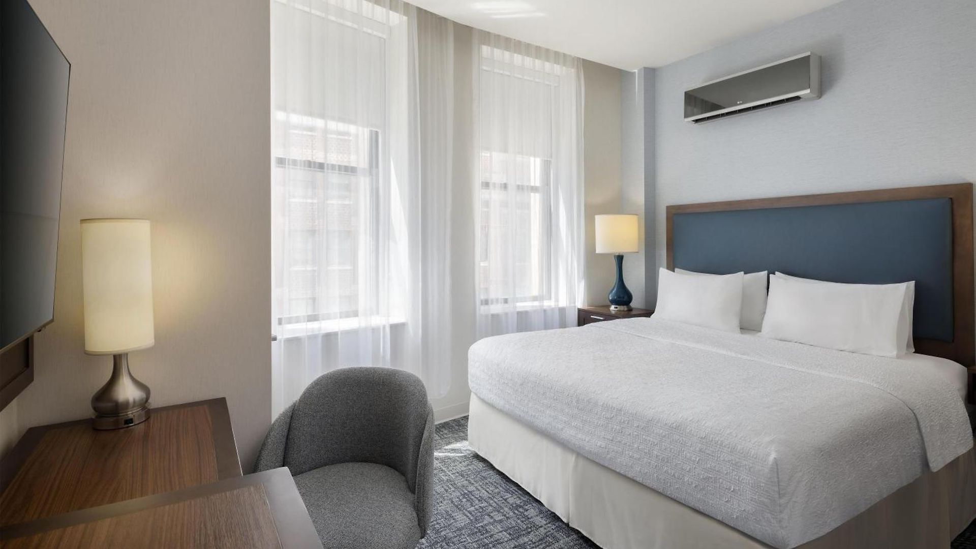 Hampton Downtown/n Loop/michigan Ave 3*