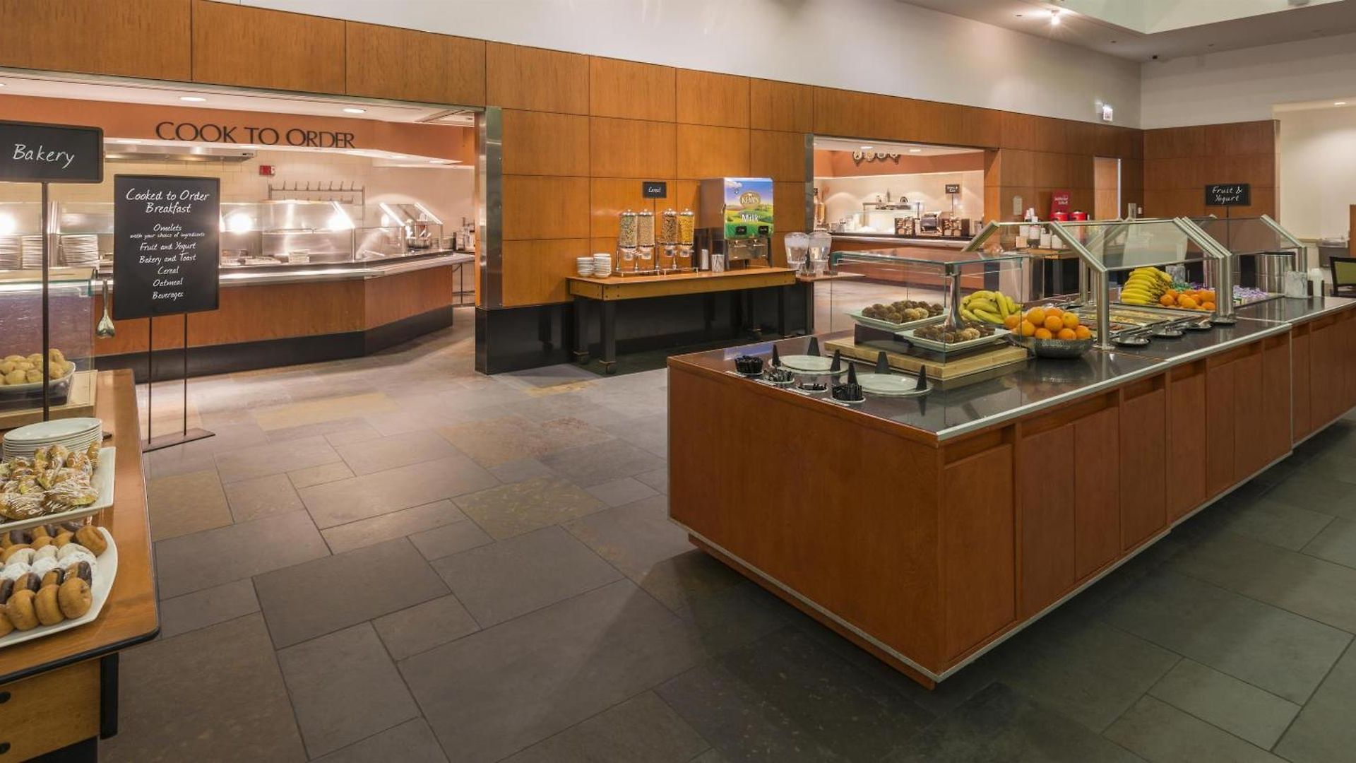 Embassy By Hilton Downtown Magnificent Mile 4*