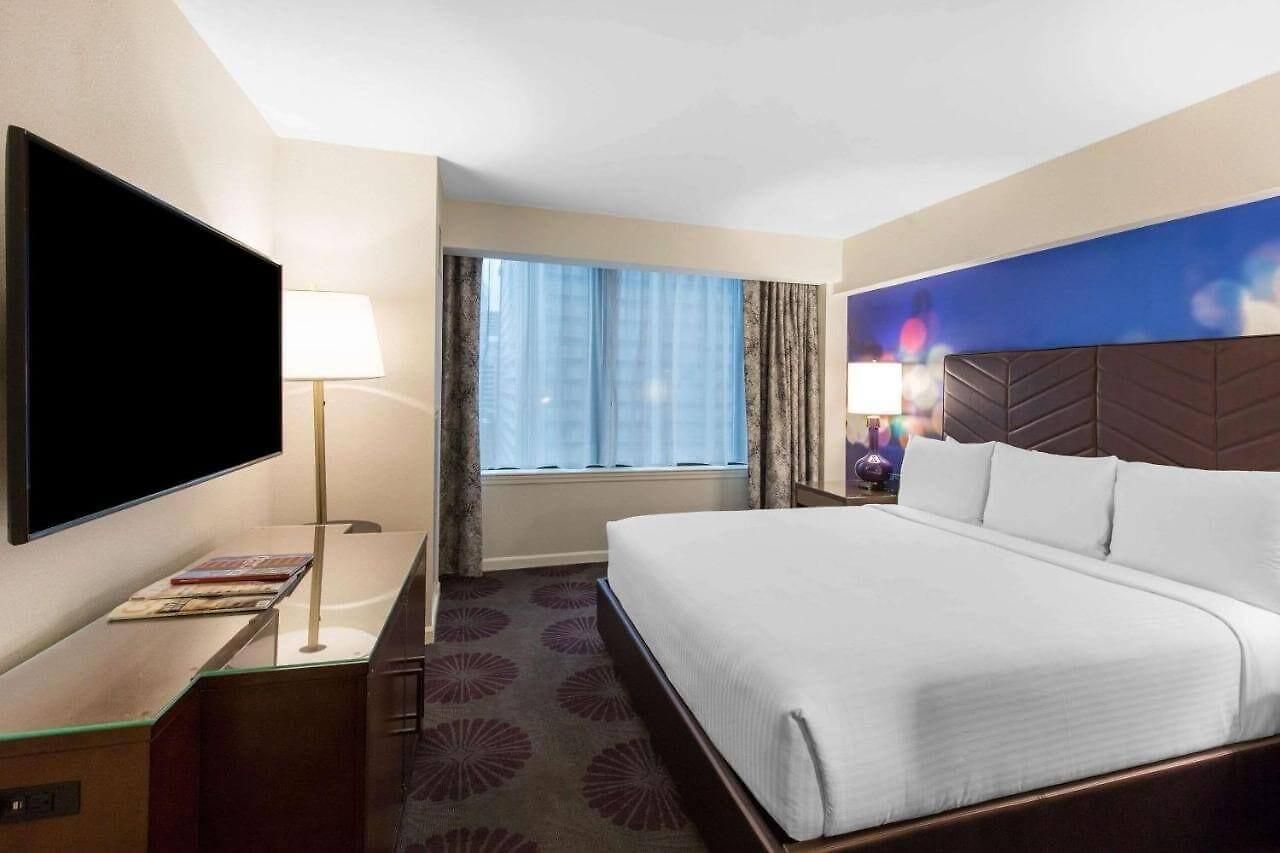 The Collection Magnificent Mile 4*